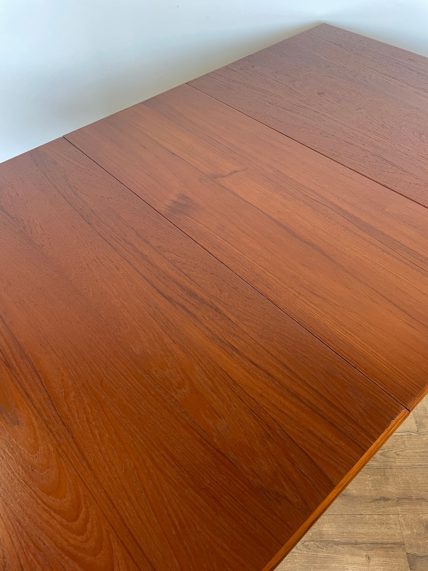 Mid-Century Danish Teak Drop-Leaf Dining Table – Extendable Vintage Design