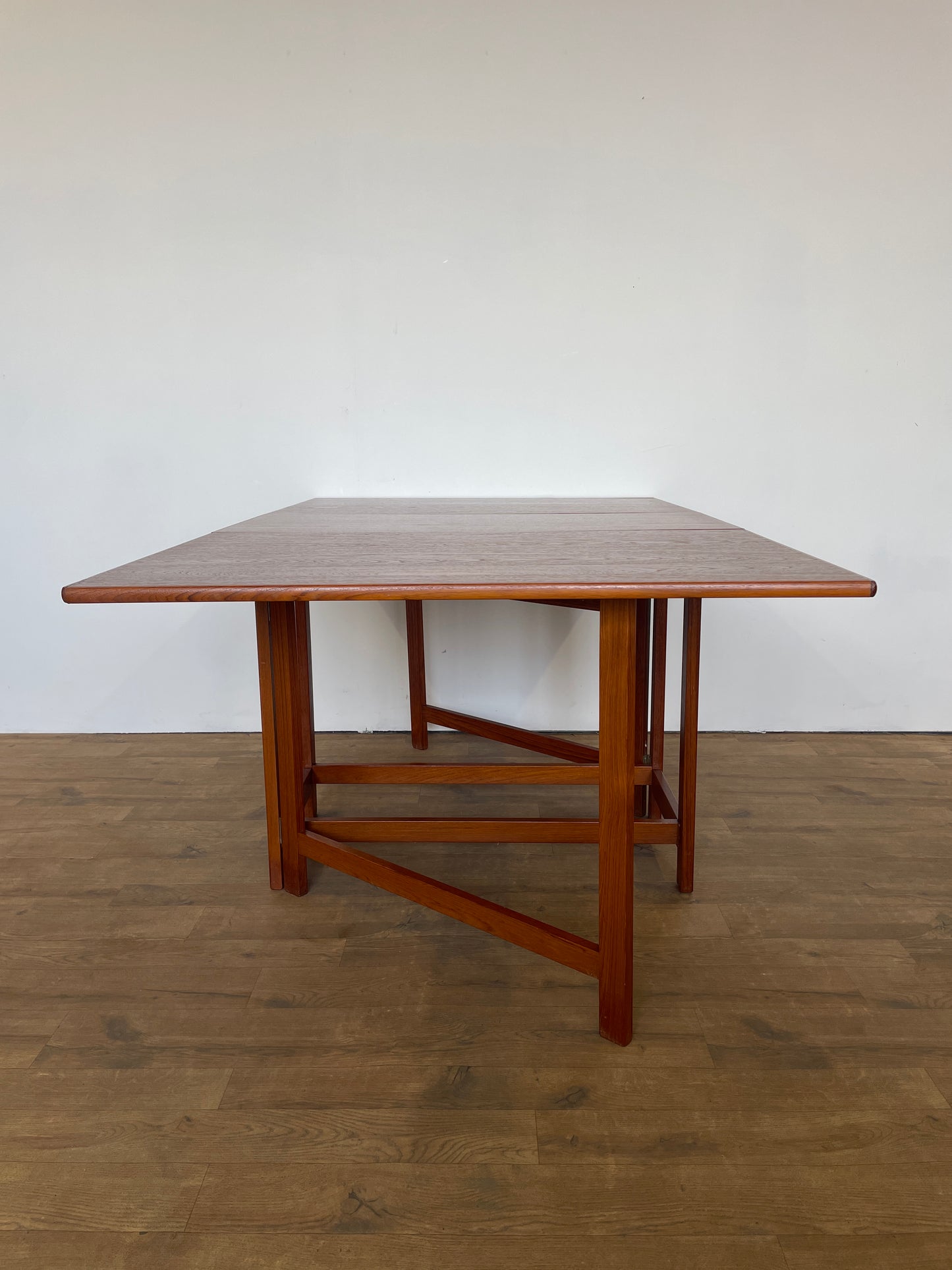 Mid-Century Danish Teak Drop-Leaf Dining Table – Extendable Vintage Design
