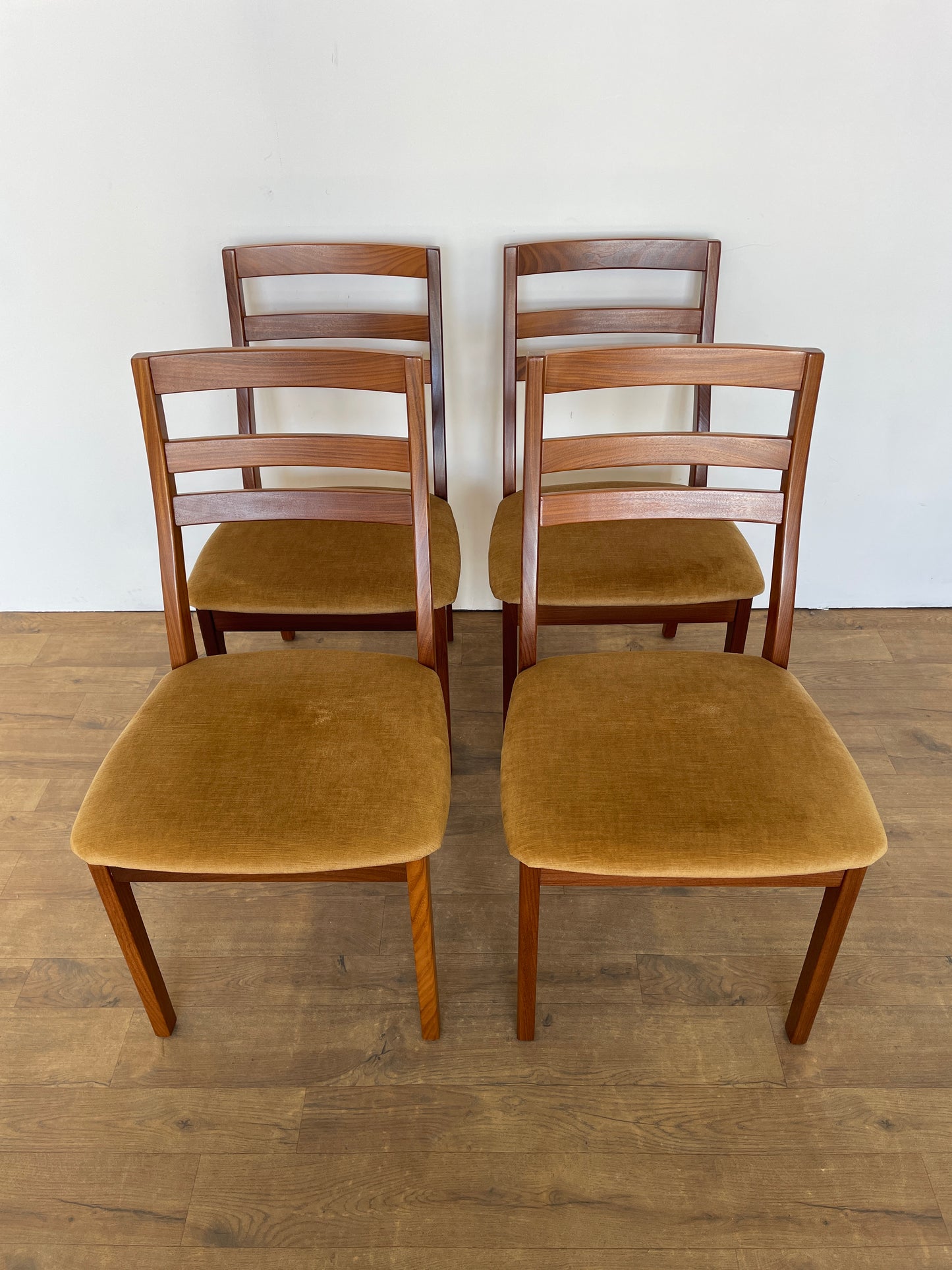 Mid-Century Nathan Teak Extendable Oval Dining Table & 4 Matching Chairs – Vintage Retro Set