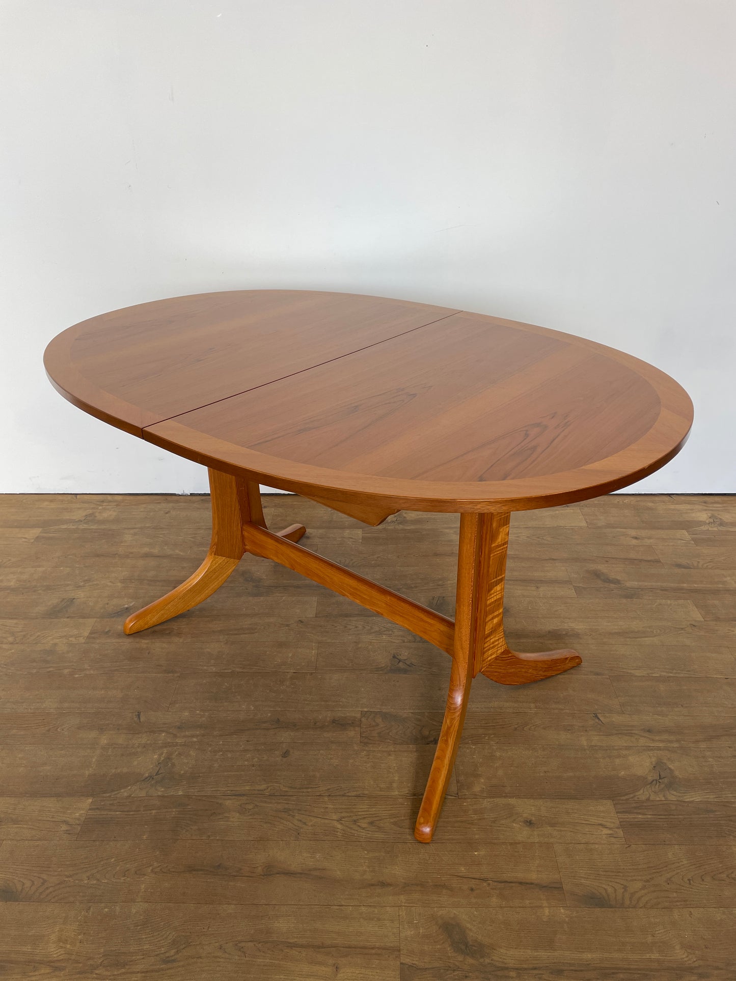 Mid-Century Nathan Teak Extendable Oval Dining Table & 4 Matching Chairs – Vintage Retro Set