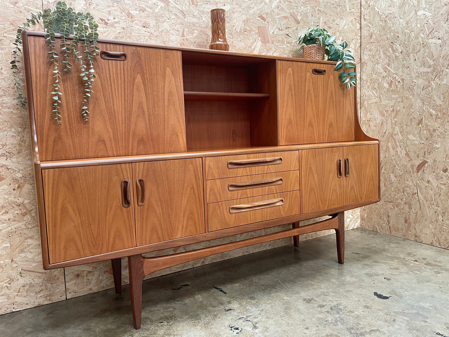 G Plan Sideboard Mid-Century - Teak Highboard