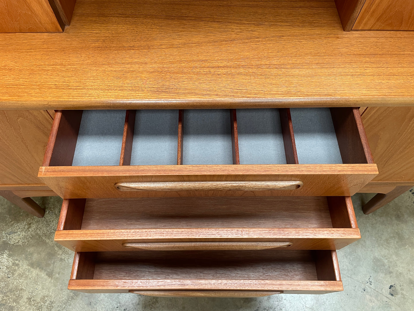 G Plan Sideboard Mid-Century - Teak Highboard