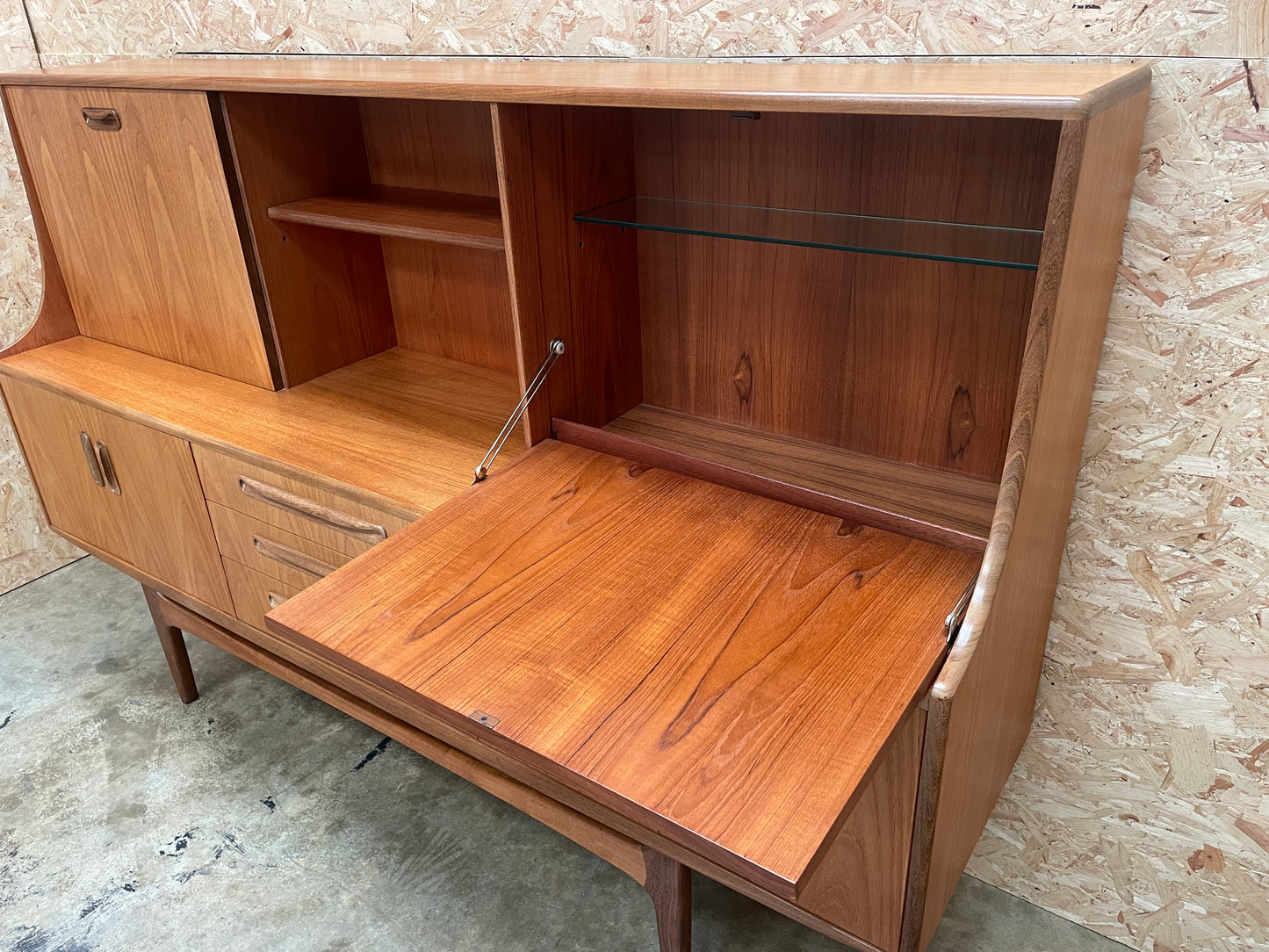 G Plan Sideboard Mid-Century - Teak Highboard
