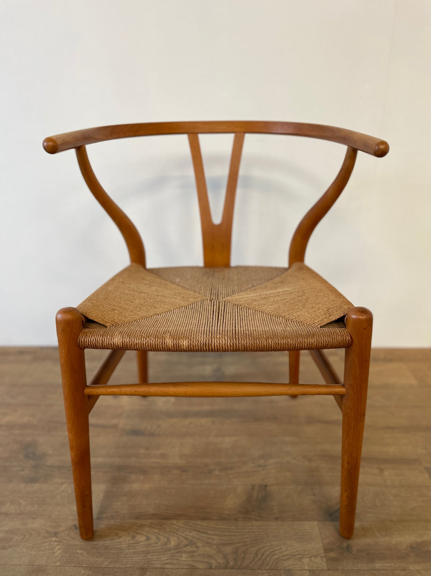 Mid-Century Oak Hans J. Wegner Wishbone Y Chair for Carl Hansen & Søn – Original Danish Design with Paper Cord Seat