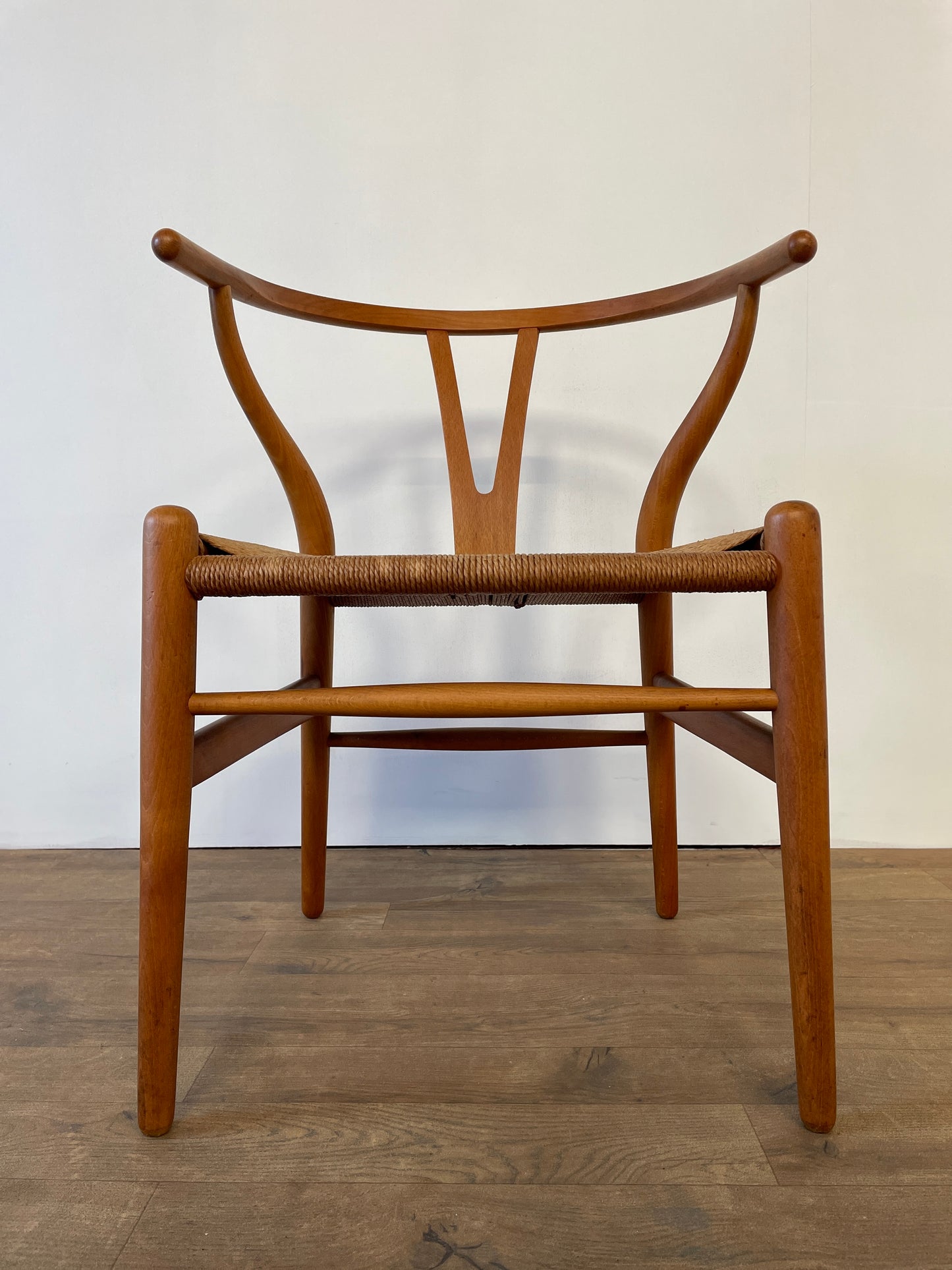 Mid-Century Oak Hans J. Wegner Wishbone Y Chair for Carl Hansen & Søn – Original Danish Design with Paper Cord Seat