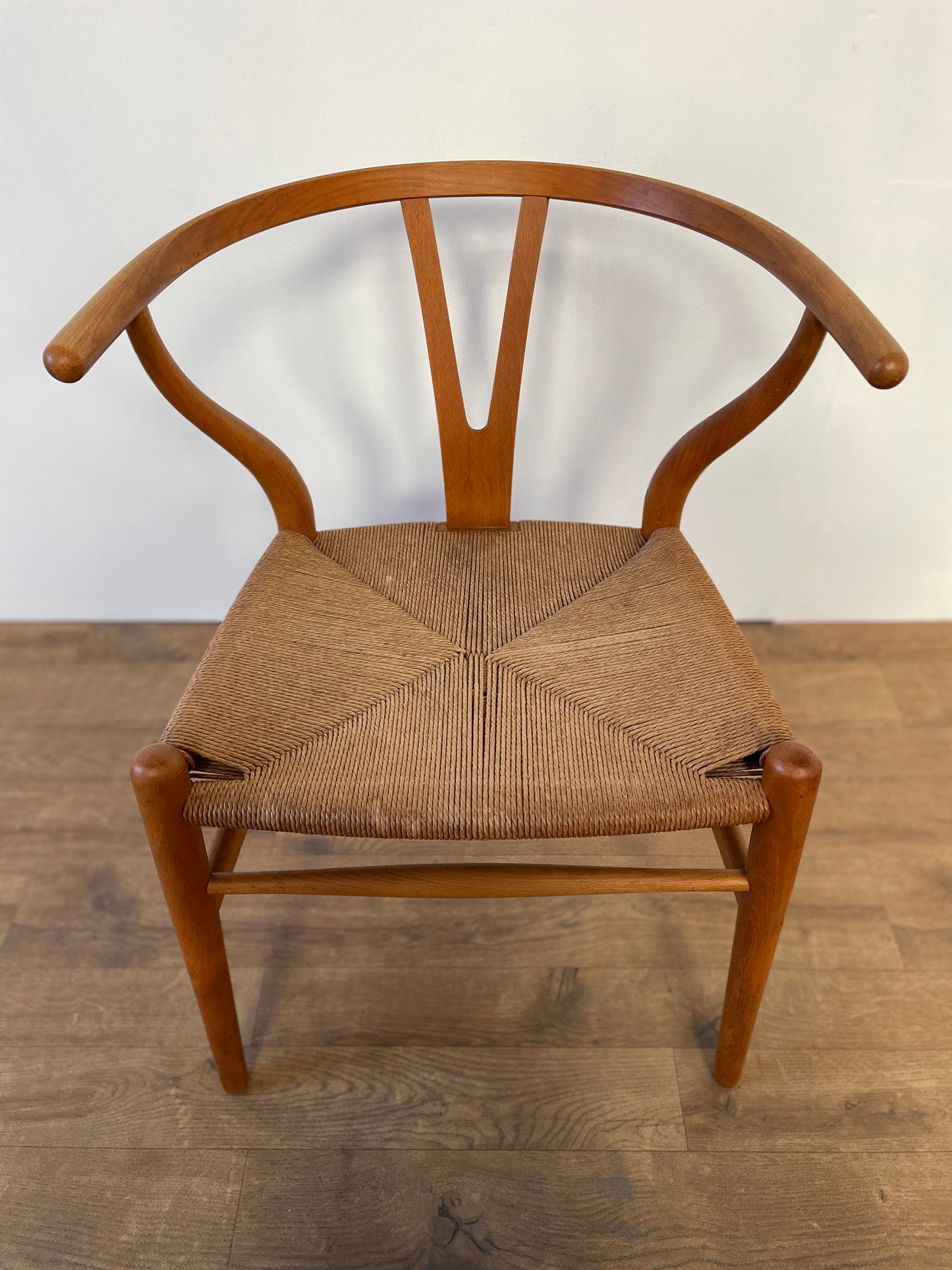 Mid-Century Oak Hans J. Wegner Wishbone Y Chair for Carl Hansen & Søn – Original Danish Design with Paper Cord Seat