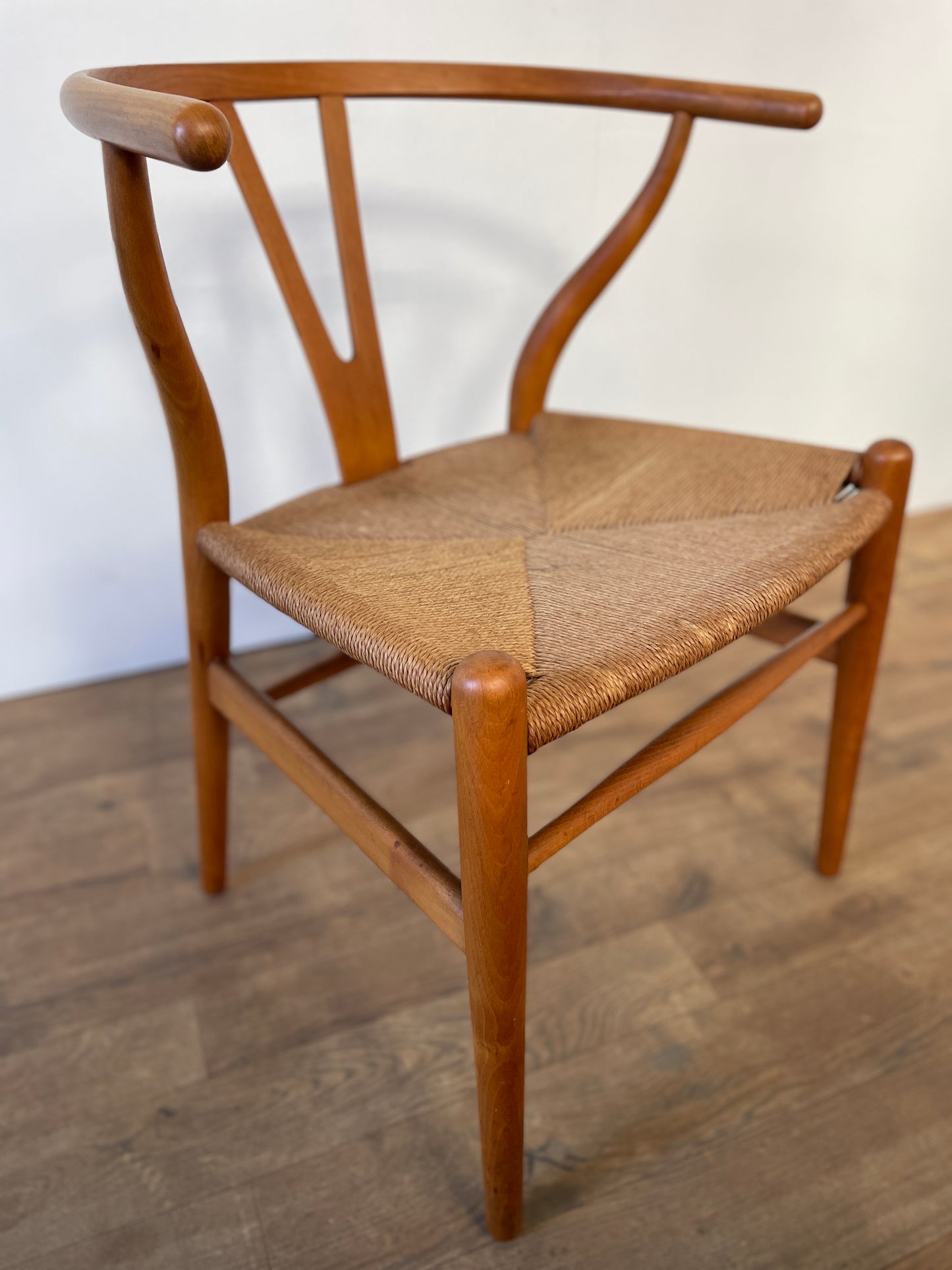 Mid-Century Oak Hans J. Wegner Wishbone Y Chair for Carl Hansen & Søn – Original Danish Design with Paper Cord Seat