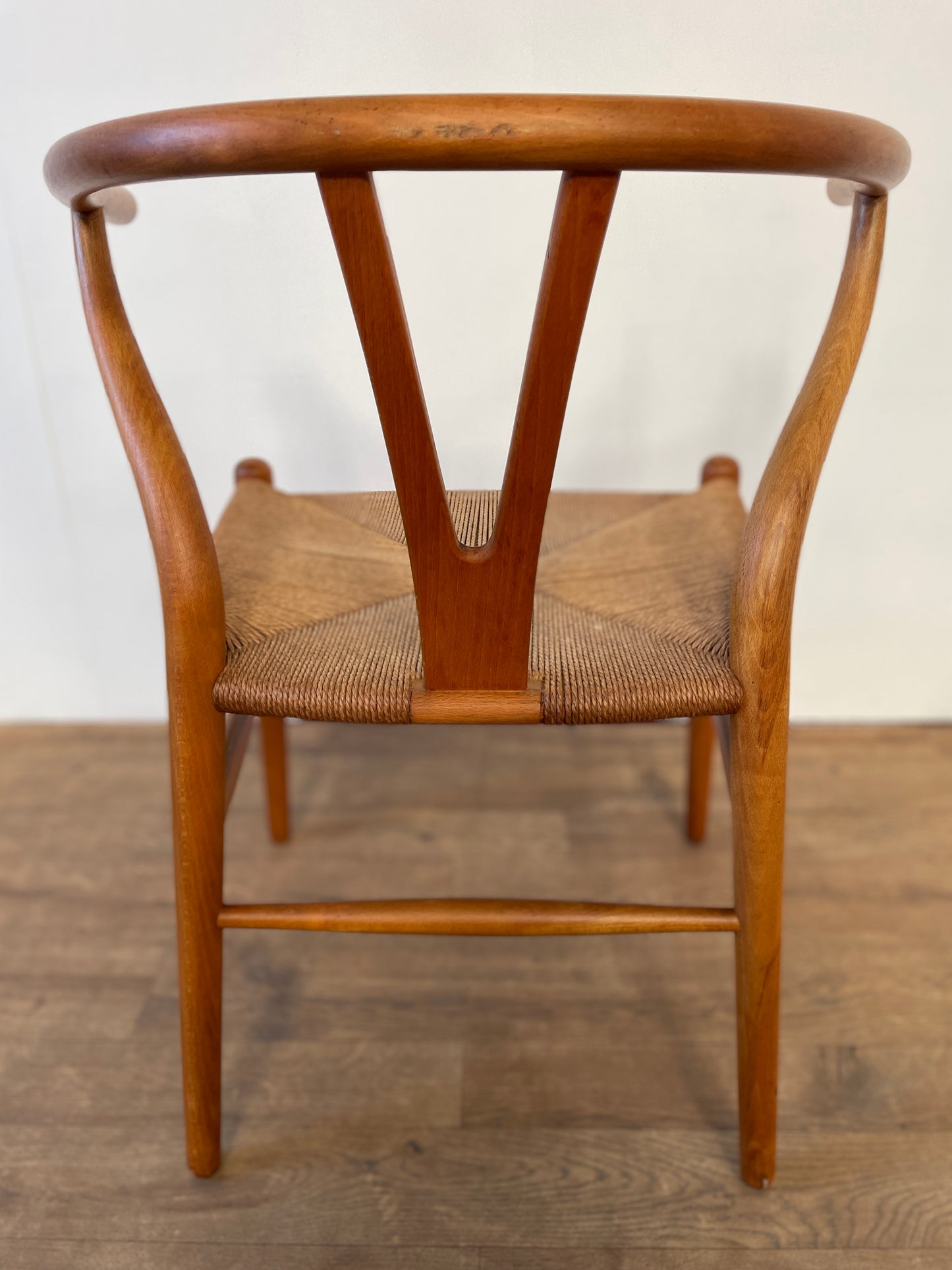 Mid-Century Oak Hans J. Wegner Wishbone Y Chair for Carl Hansen & Søn – Original Danish Design with Paper Cord Seat