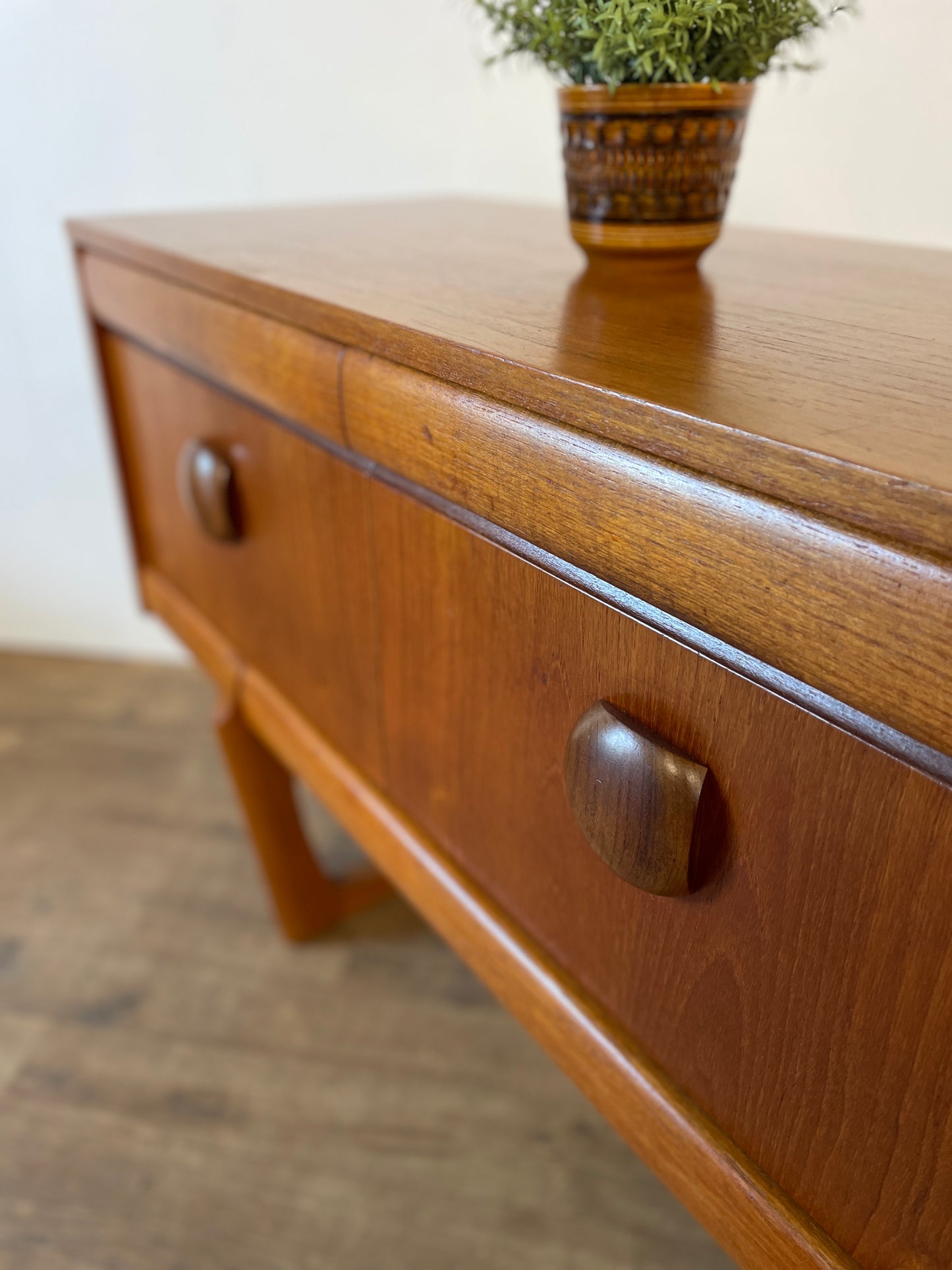 Mid-Century Teak Elliotts of Newbury Sideboard – Vintage 1960s British Long Sideboard 153cm