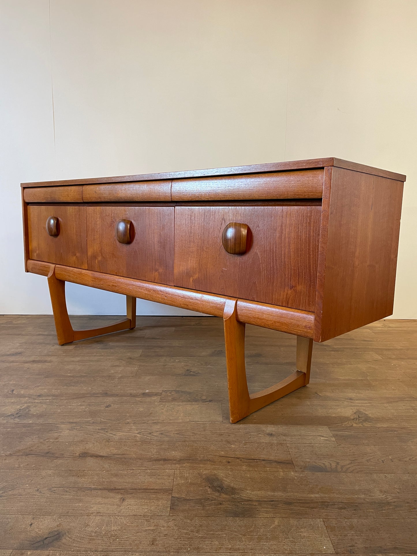 Mid-Century Teak Elliotts of Newbury Sideboard – Vintage 1960s British Long Sideboard 153cm