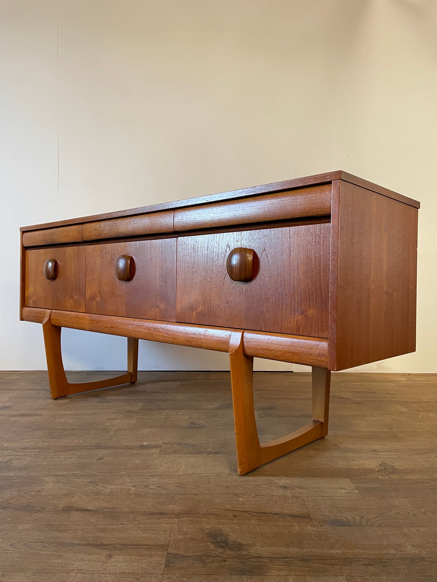 Mid-Century Teak Elliotts of Newbury Sideboard – Vintage 1960s British Long Sideboard 153cm