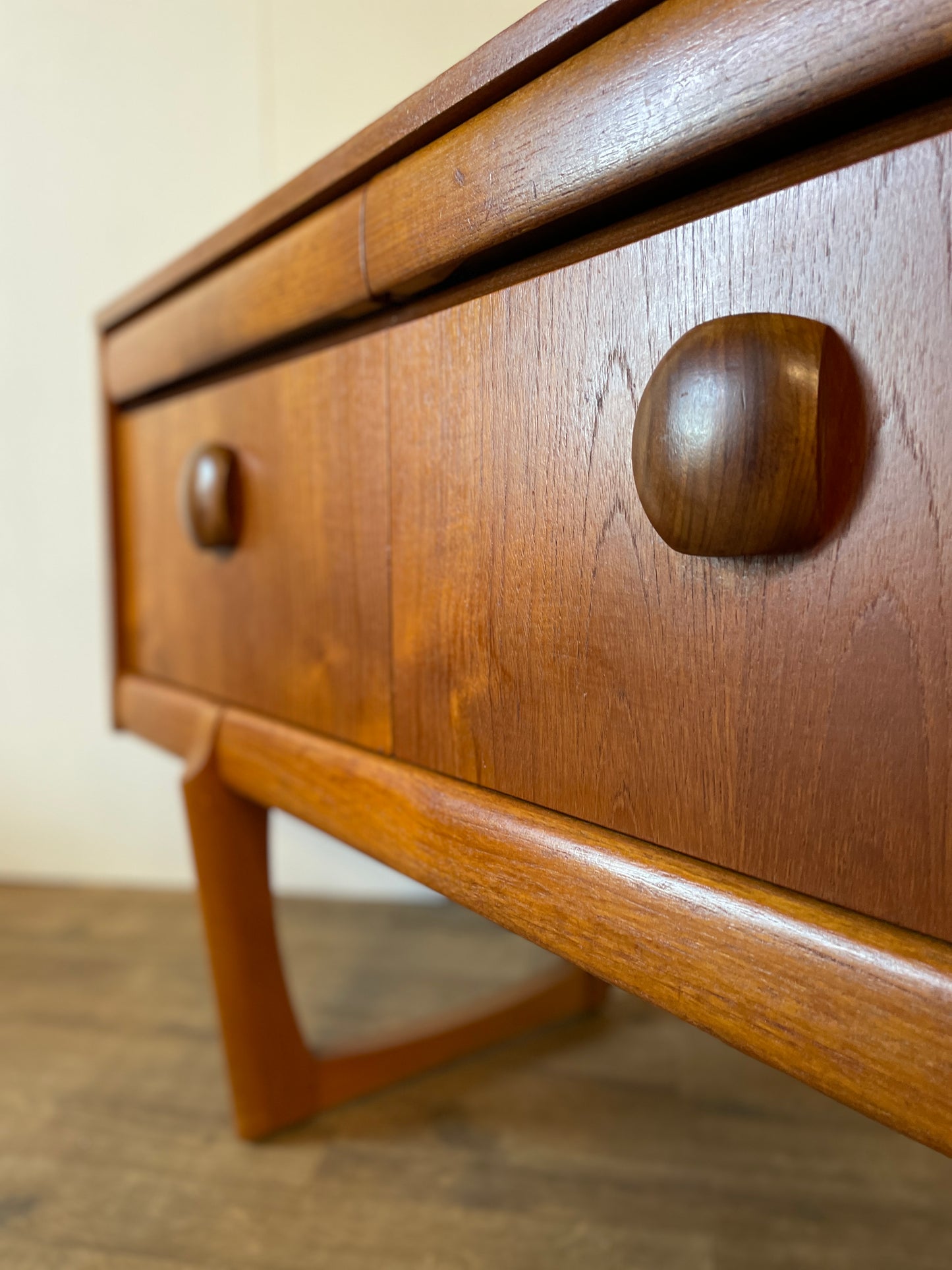 Mid-Century Teak Elliotts of Newbury Sideboard – Vintage 1960s British Long Sideboard 153cm
