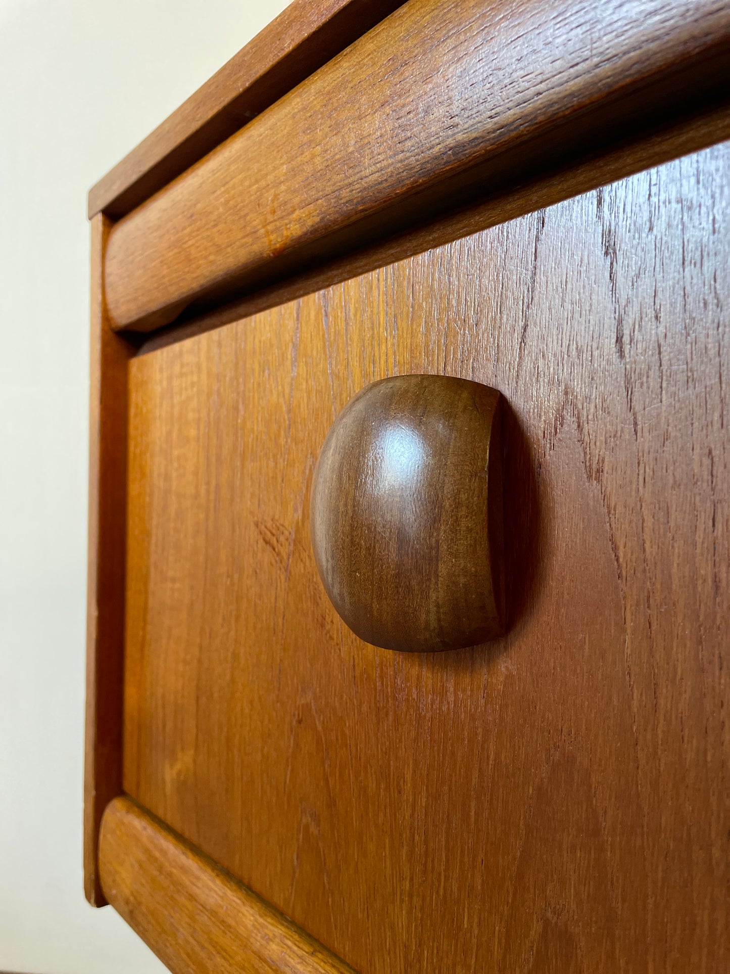 Mid-Century Teak Elliotts of Newbury Sideboard – Vintage 1960s British Long Sideboard 153cm