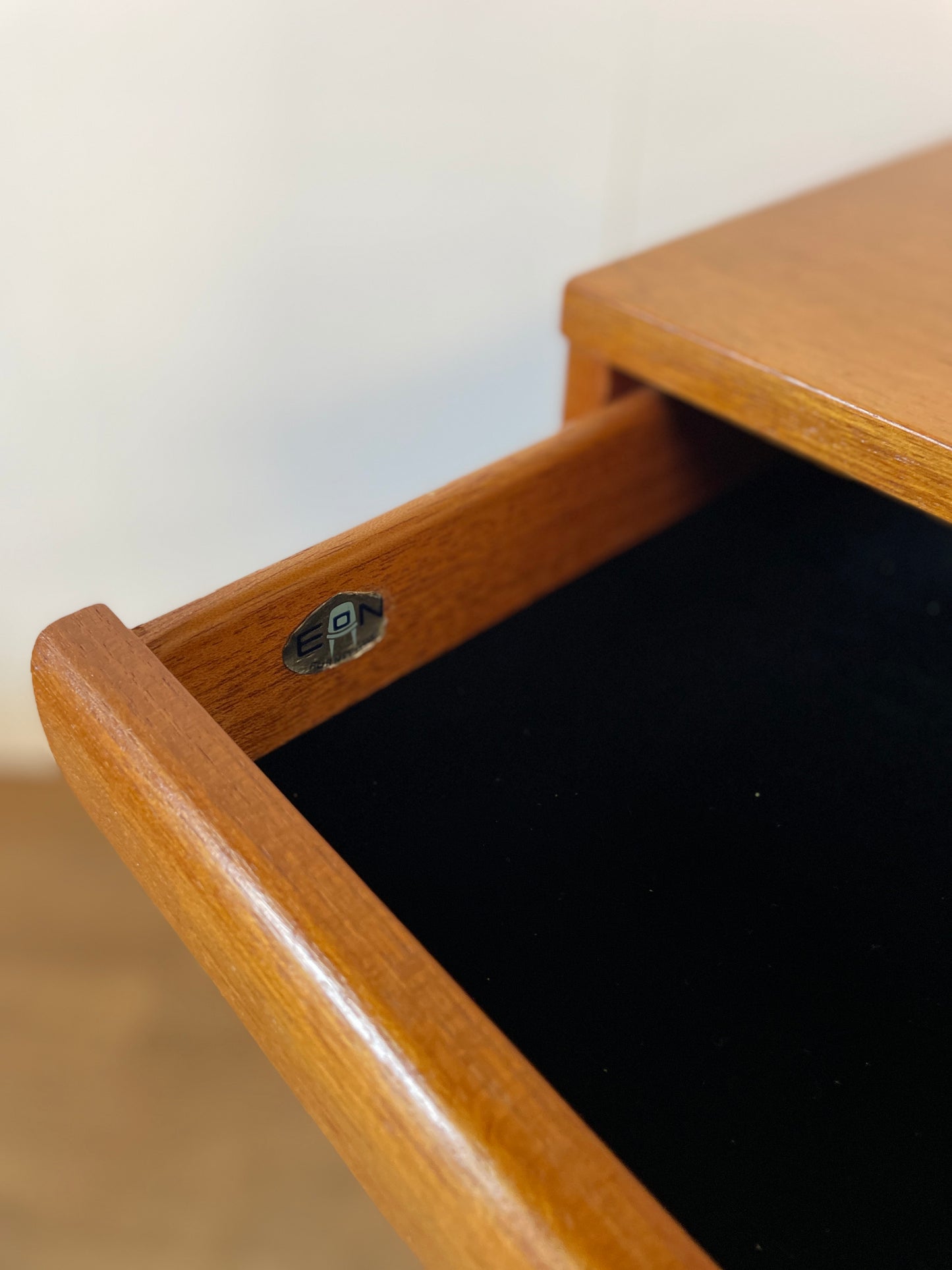 Mid-Century Teak Elliotts of Newbury Sideboard – Vintage 1960s British Long Sideboard 153cm