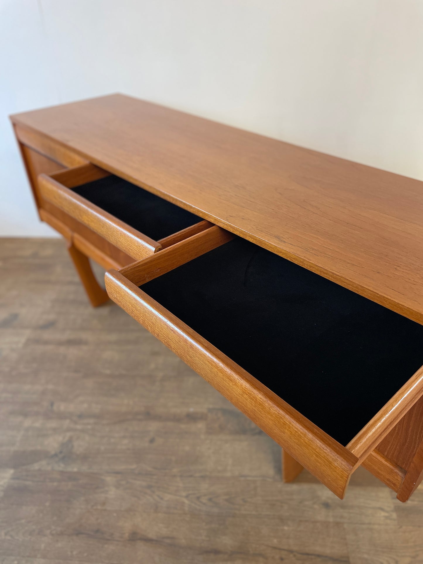 Mid-Century Teak Elliotts of Newbury Sideboard – Vintage 1960s British Long Sideboard 153cm