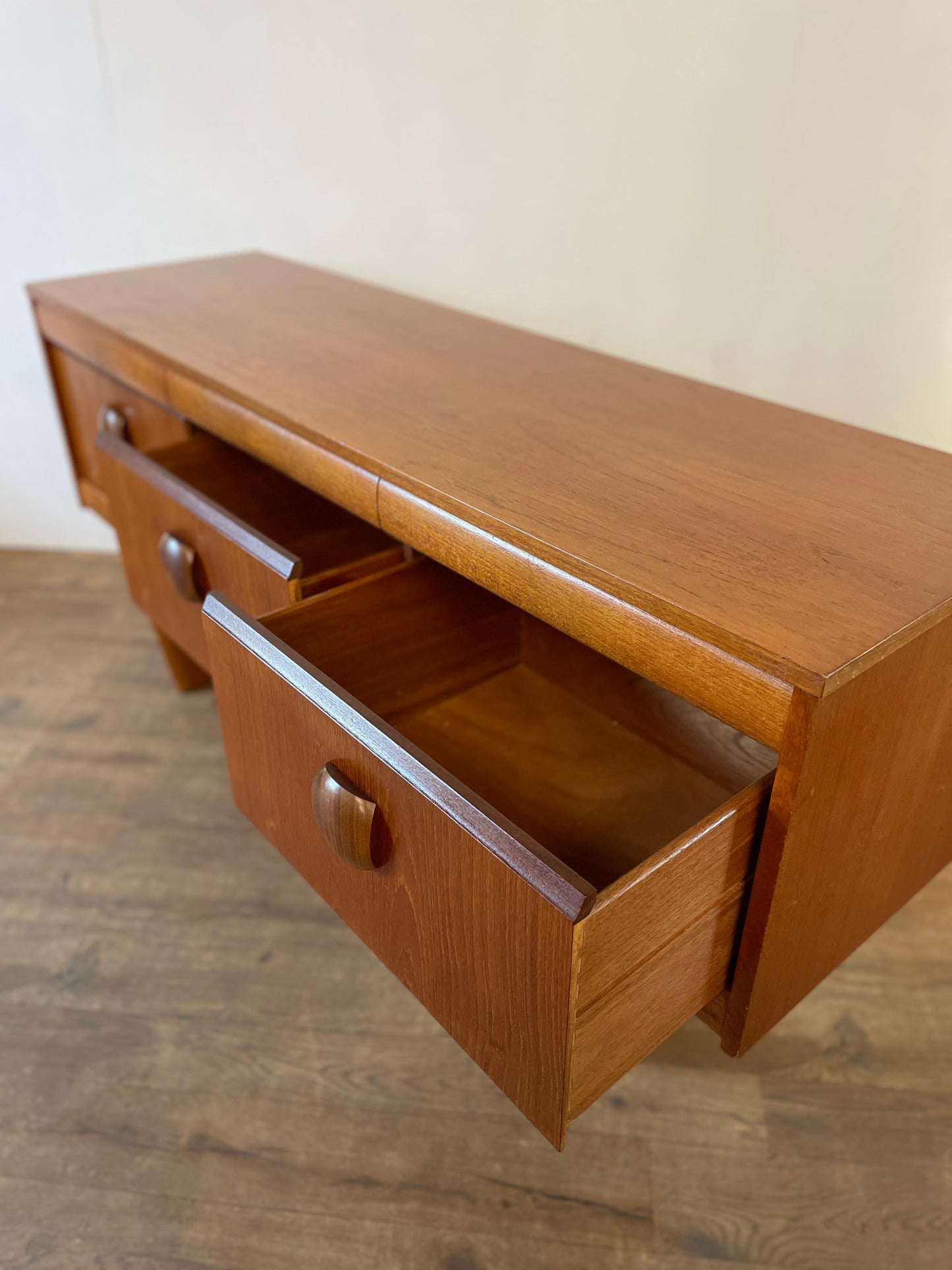 Mid-Century Teak Elliotts of Newbury Sideboard – Vintage 1960s British Long Sideboard 153cm