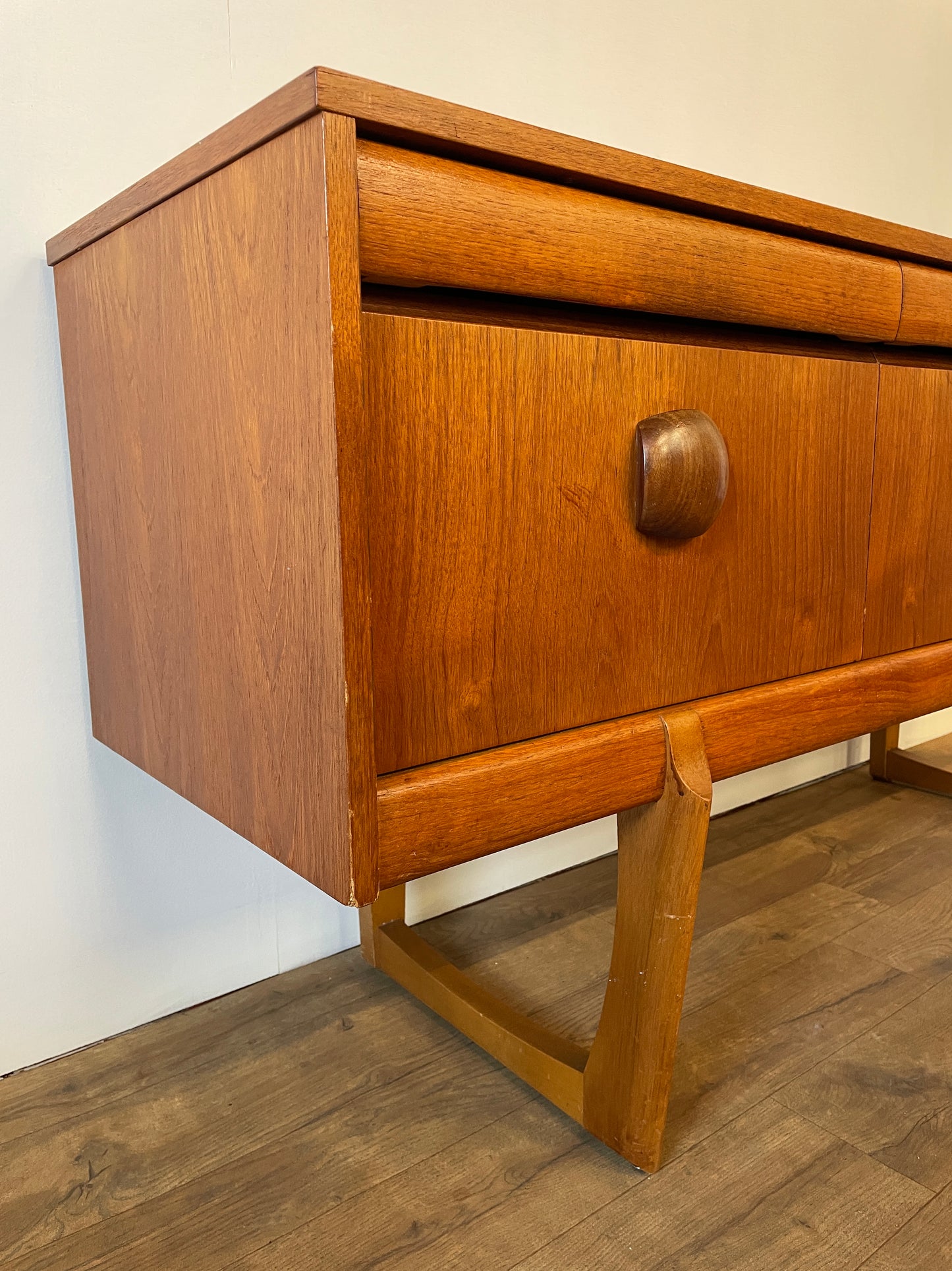 Mid-Century Teak Elliotts of Newbury Sideboard – Vintage 1960s British Long Sideboard 153cm