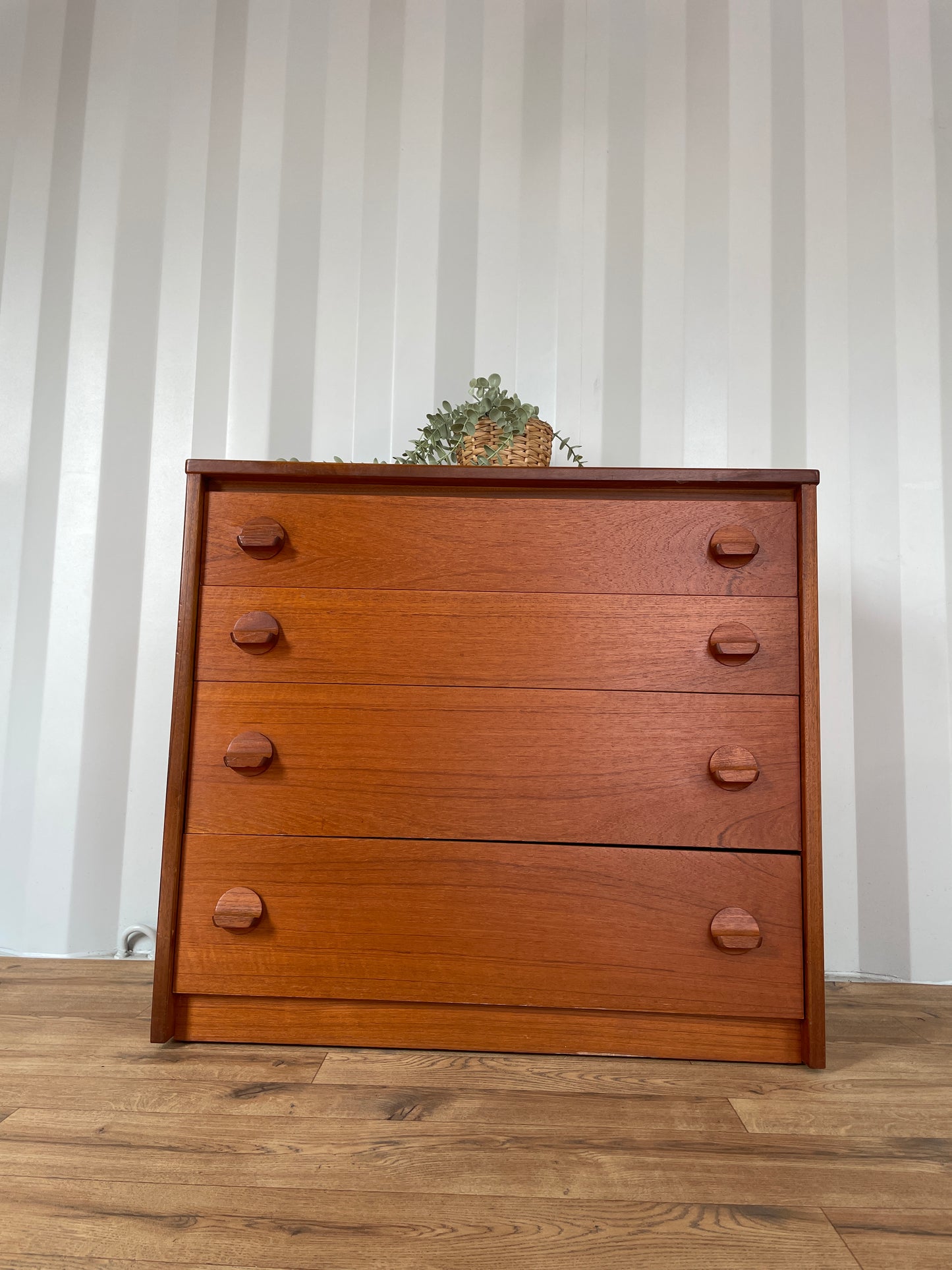 Stag Chest of Drawers Teak Cabinet - Mid-Century / Vintage - 4 Drawer