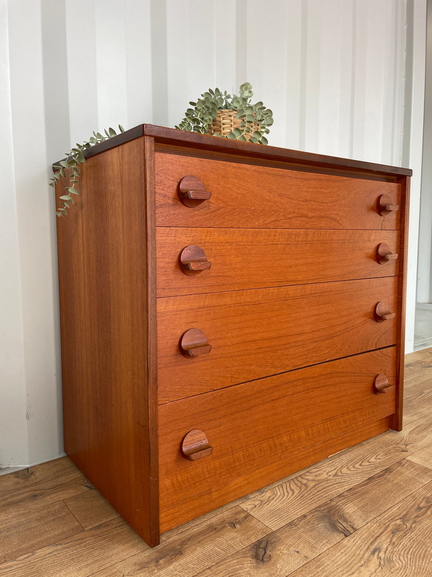 Stag Chest of Drawers Teak Cabinet - Mid-Century / Vintage - 4 Drawer