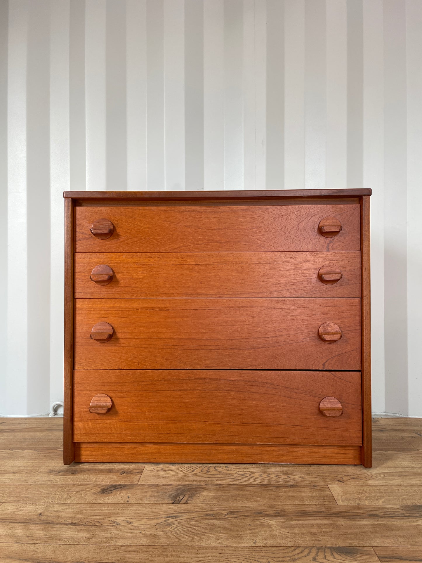 Stag Chest of Drawers Teak Cabinet - Mid-Century / Vintage - 4 Drawer