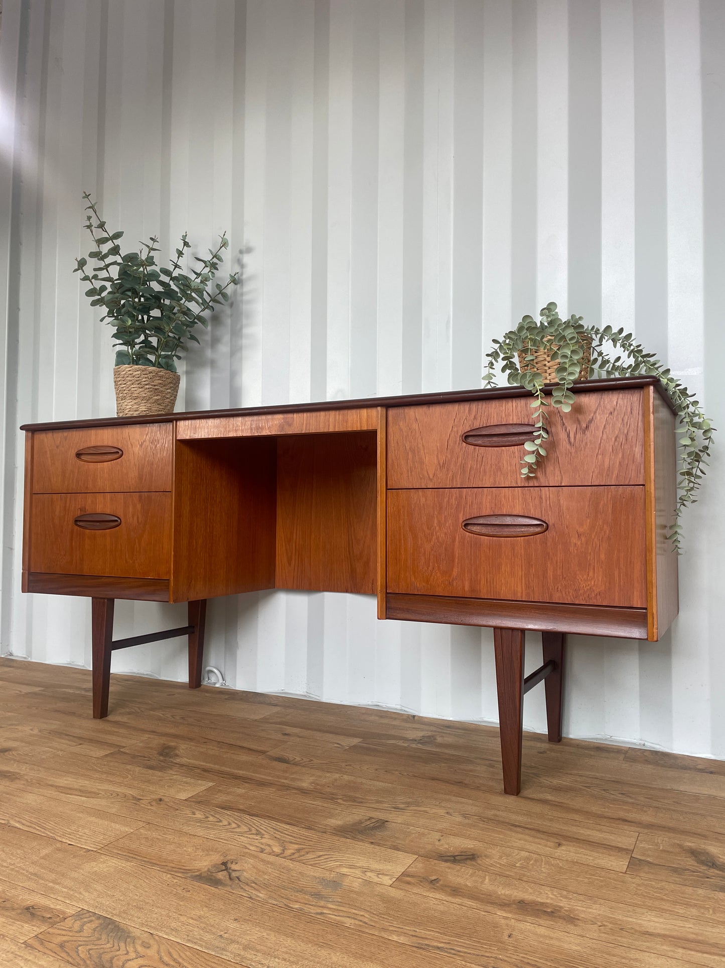 Mid-Century Home Desk by Homeworthy / Dressing Table - Teak