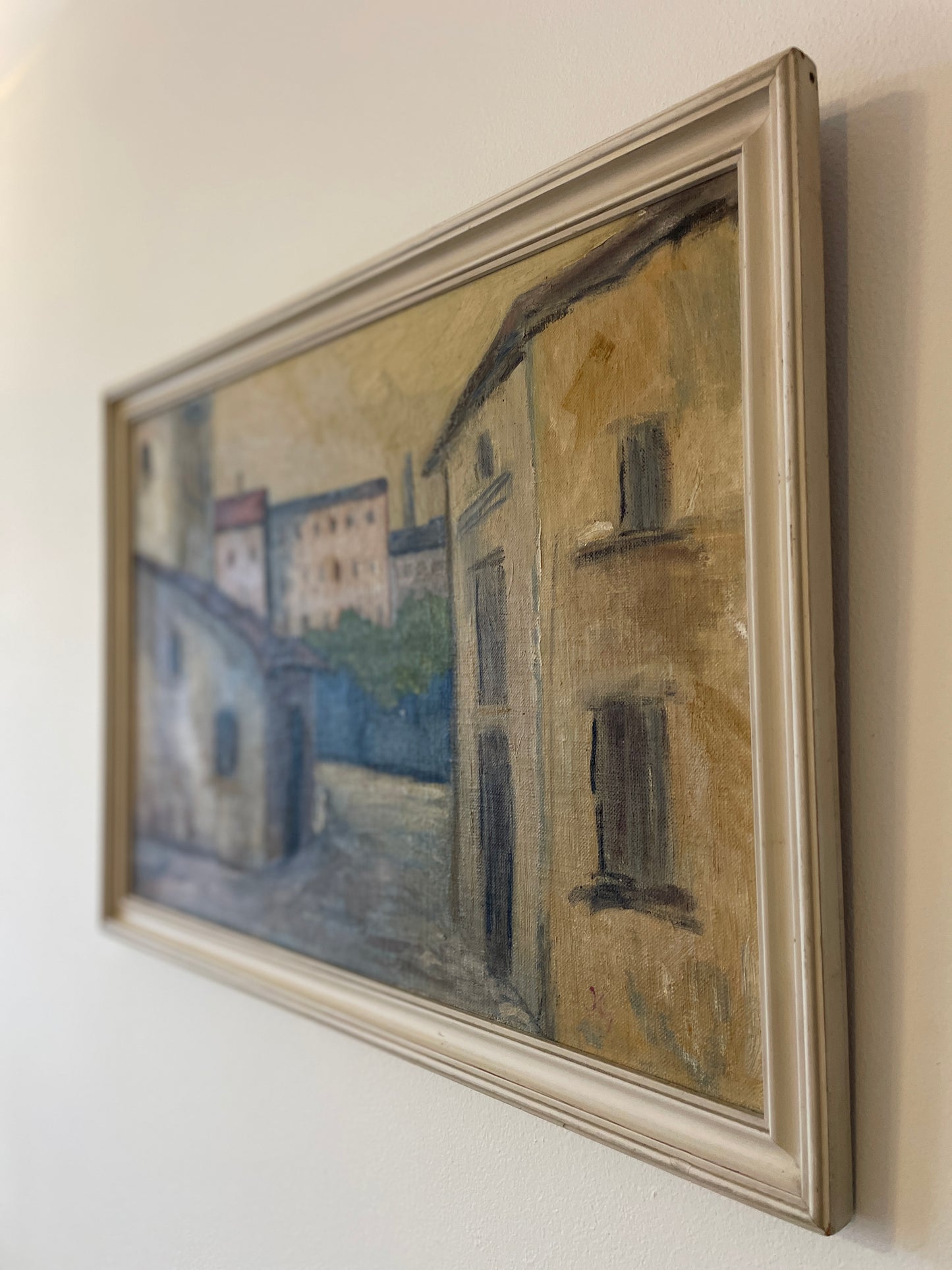 Mediterranean Town Street Scene – Vintage Original Oil Painting on Canvas in Cream Wood Frame
