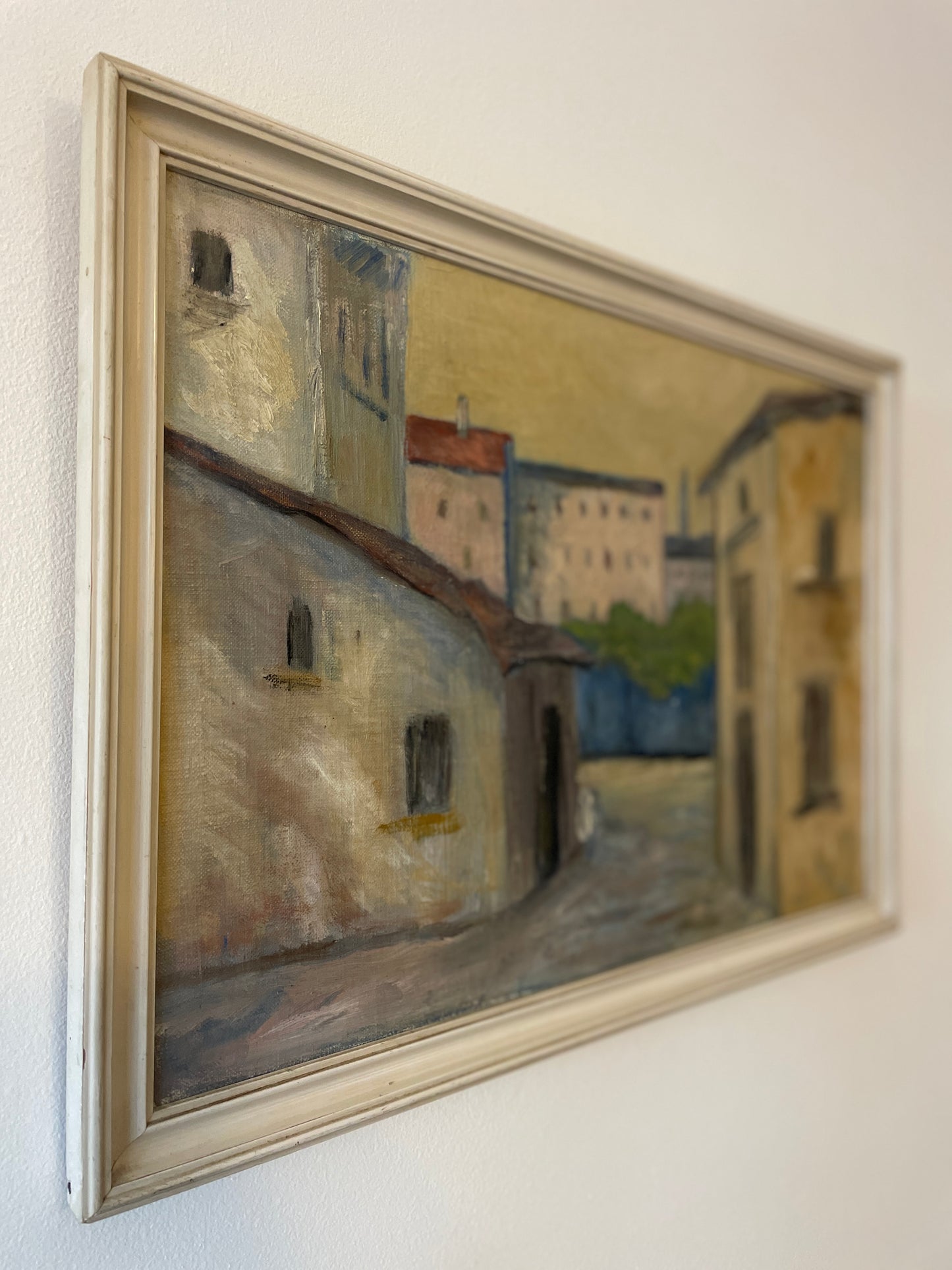 Mediterranean Town Street Scene – Vintage Original Oil Painting on Canvas in Cream Wood Frame