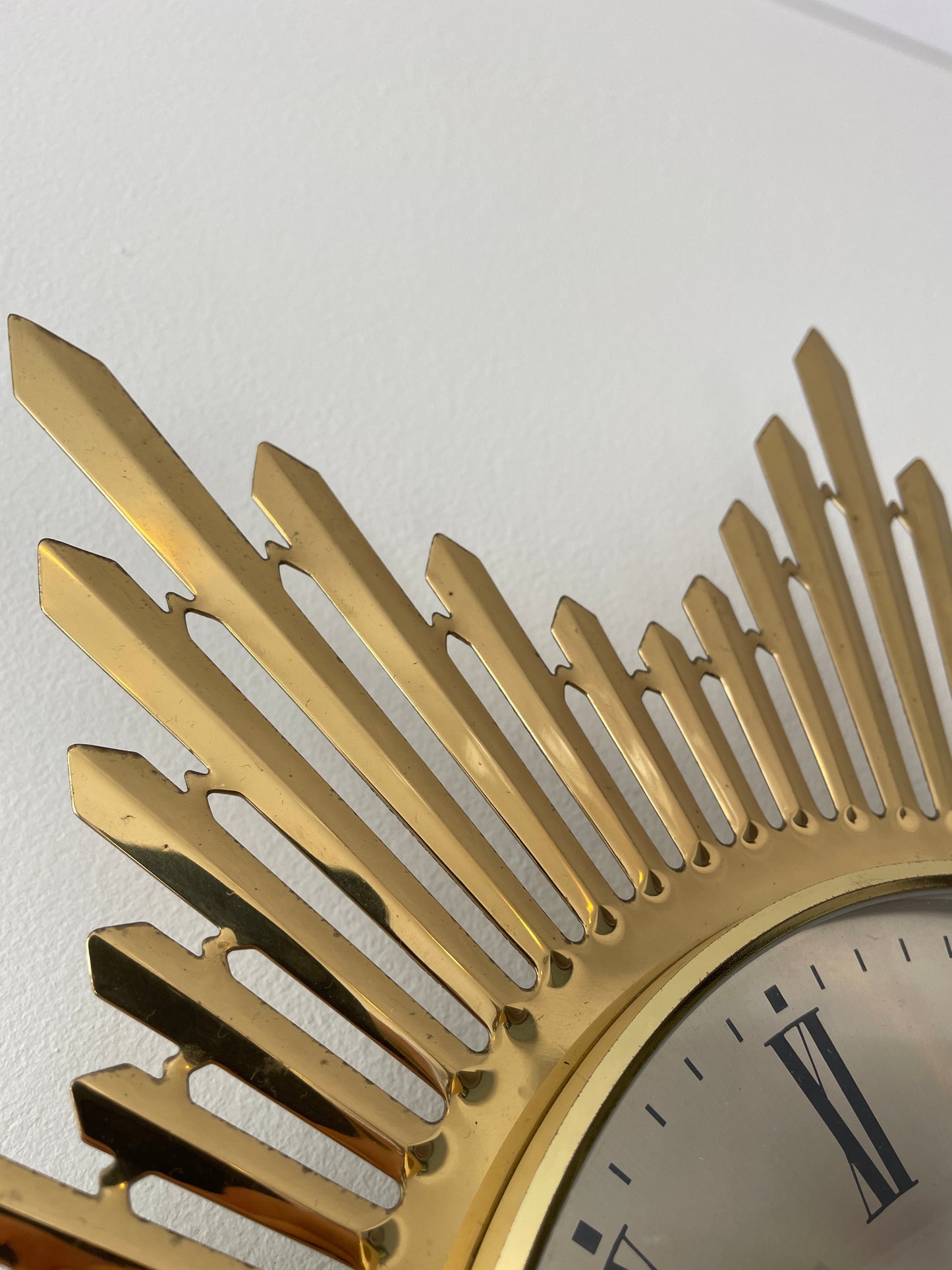 Vintage Mid-Century Gold Starburst Wall Clock by Timemaster Quartz – 45cm Atomic Sunburst Retro Wall Clock