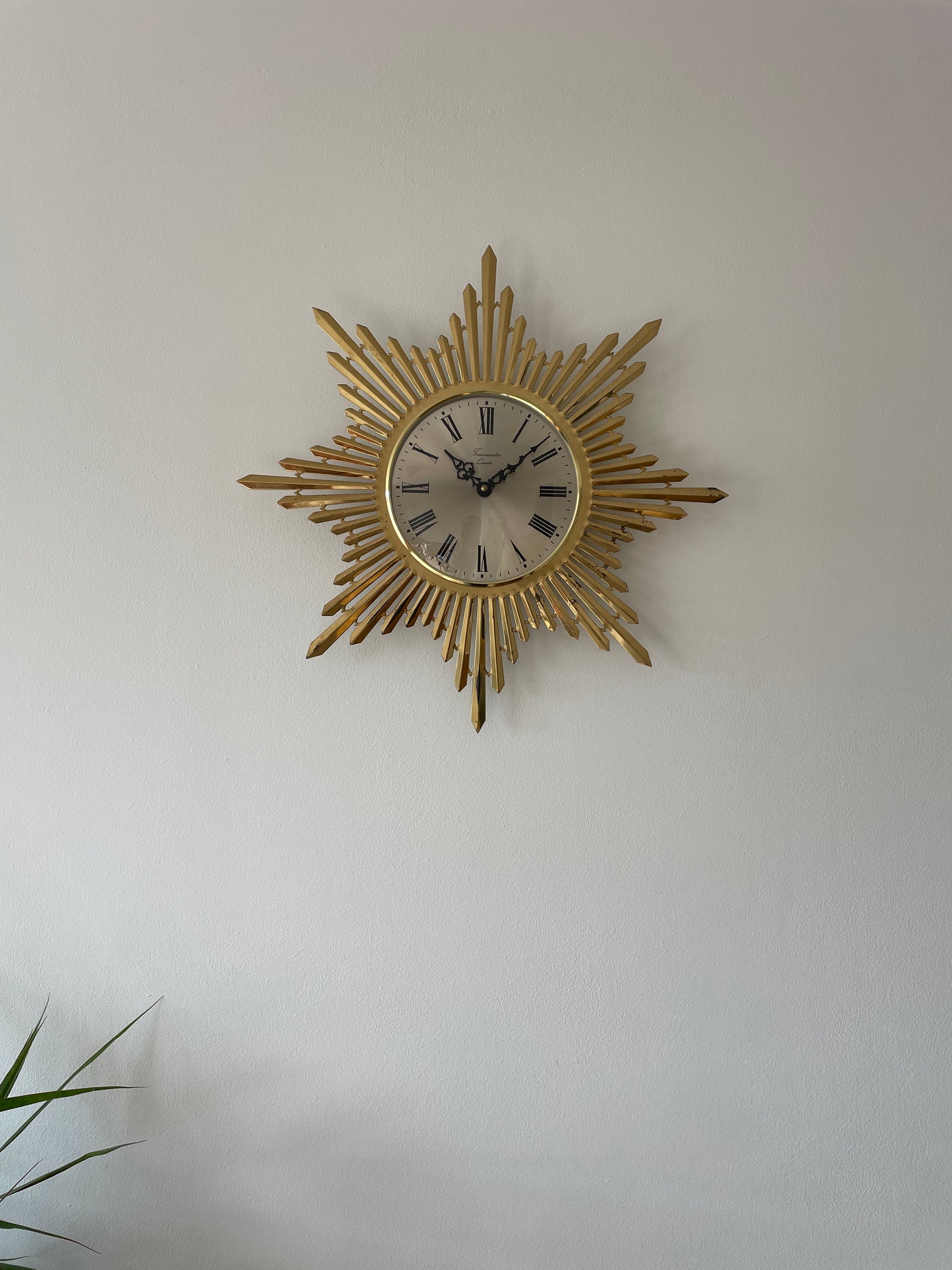 Vintage Mid-Century Gold Starburst Wall Clock by Timemaster Quartz – 45cm Atomic Sunburst Retro Wall Clock