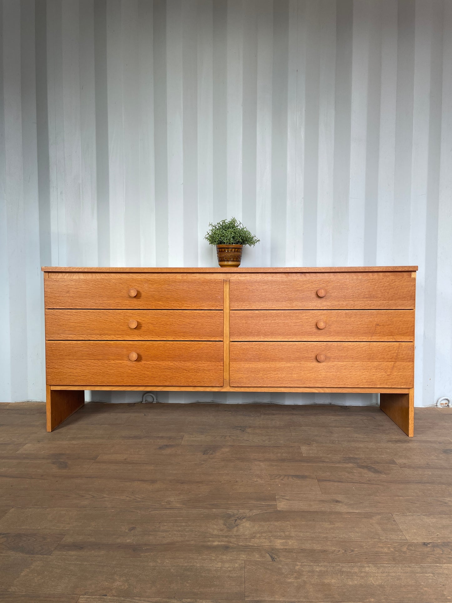 Meredew Oak Mid-Century Sideboard – Vintage 6 Drawer Chest / Cabinet 142cm