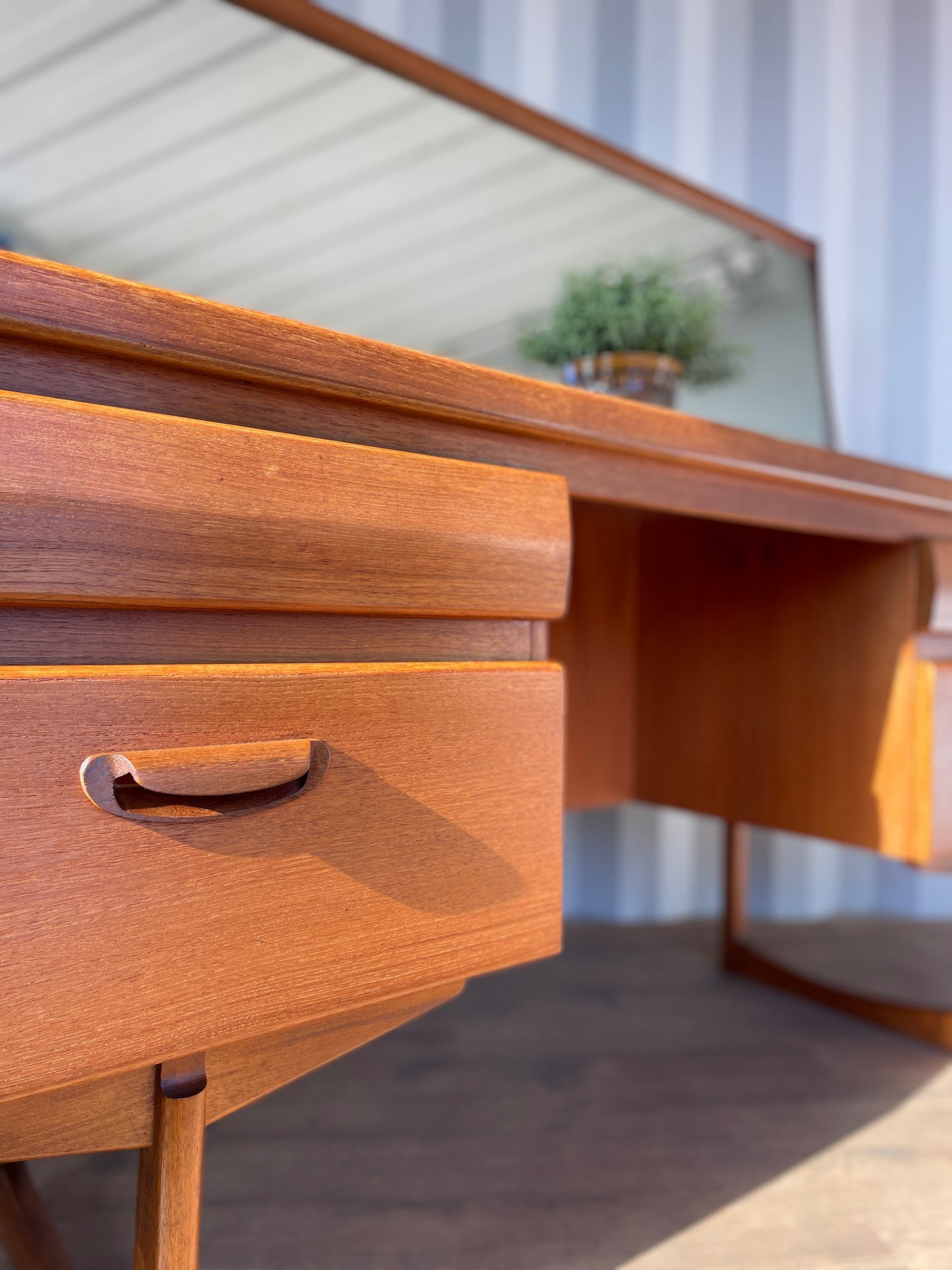Vintage Mid-Century William Lawrence Teak Dressing Table with Mirror – 156cm Wide