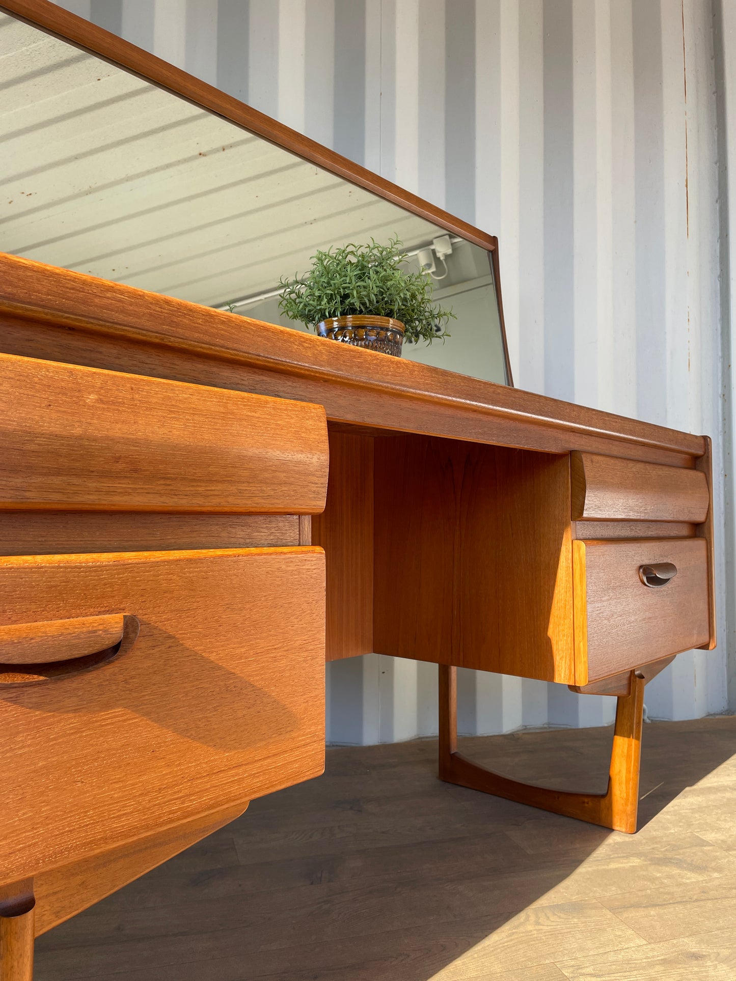 Vintage Mid-Century William Lawrence Teak Dressing Table with Mirror – 156cm Wide
