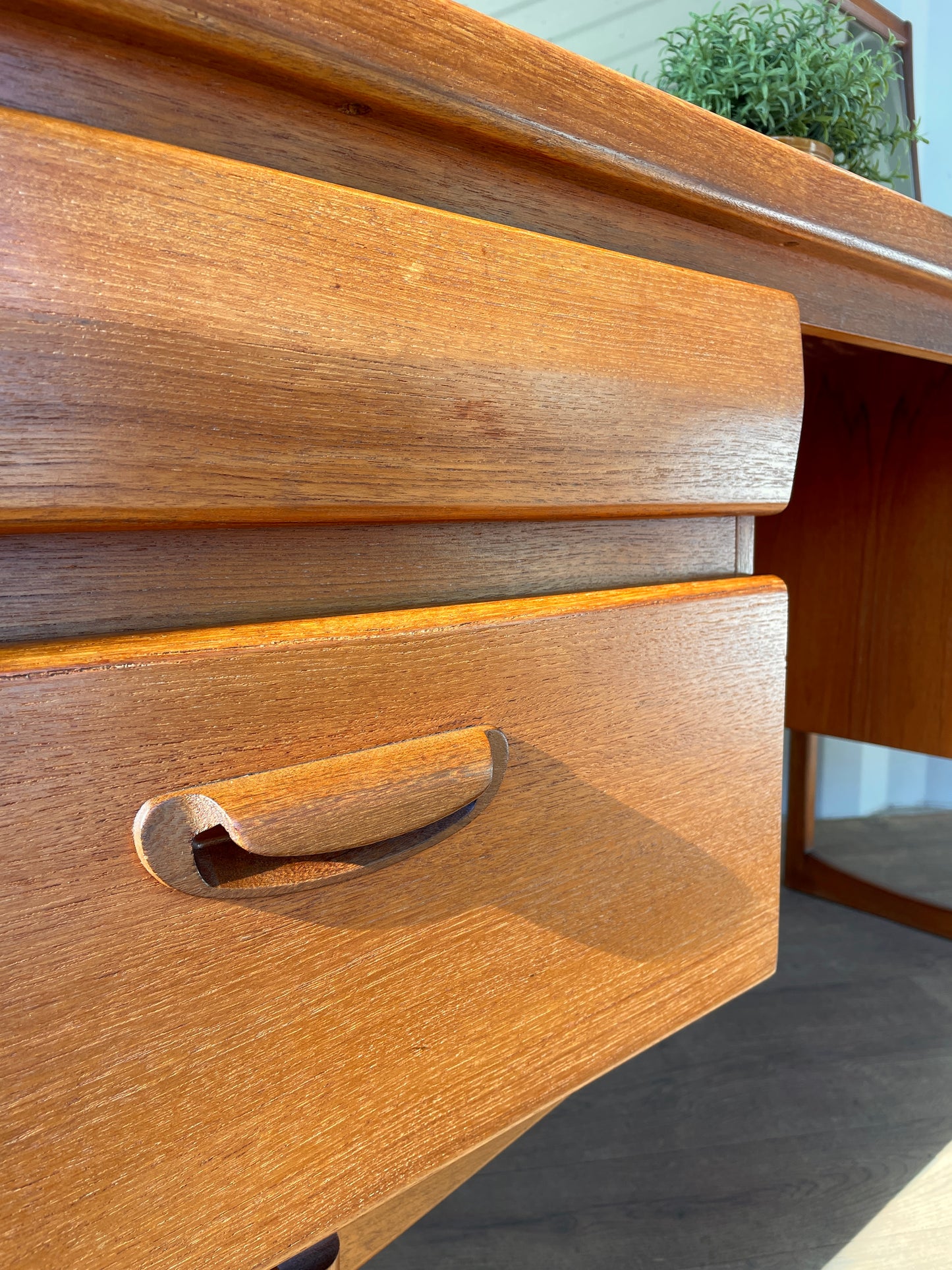 Vintage Mid-Century William Lawrence Teak Dressing Table with Mirror – 156cm Wide