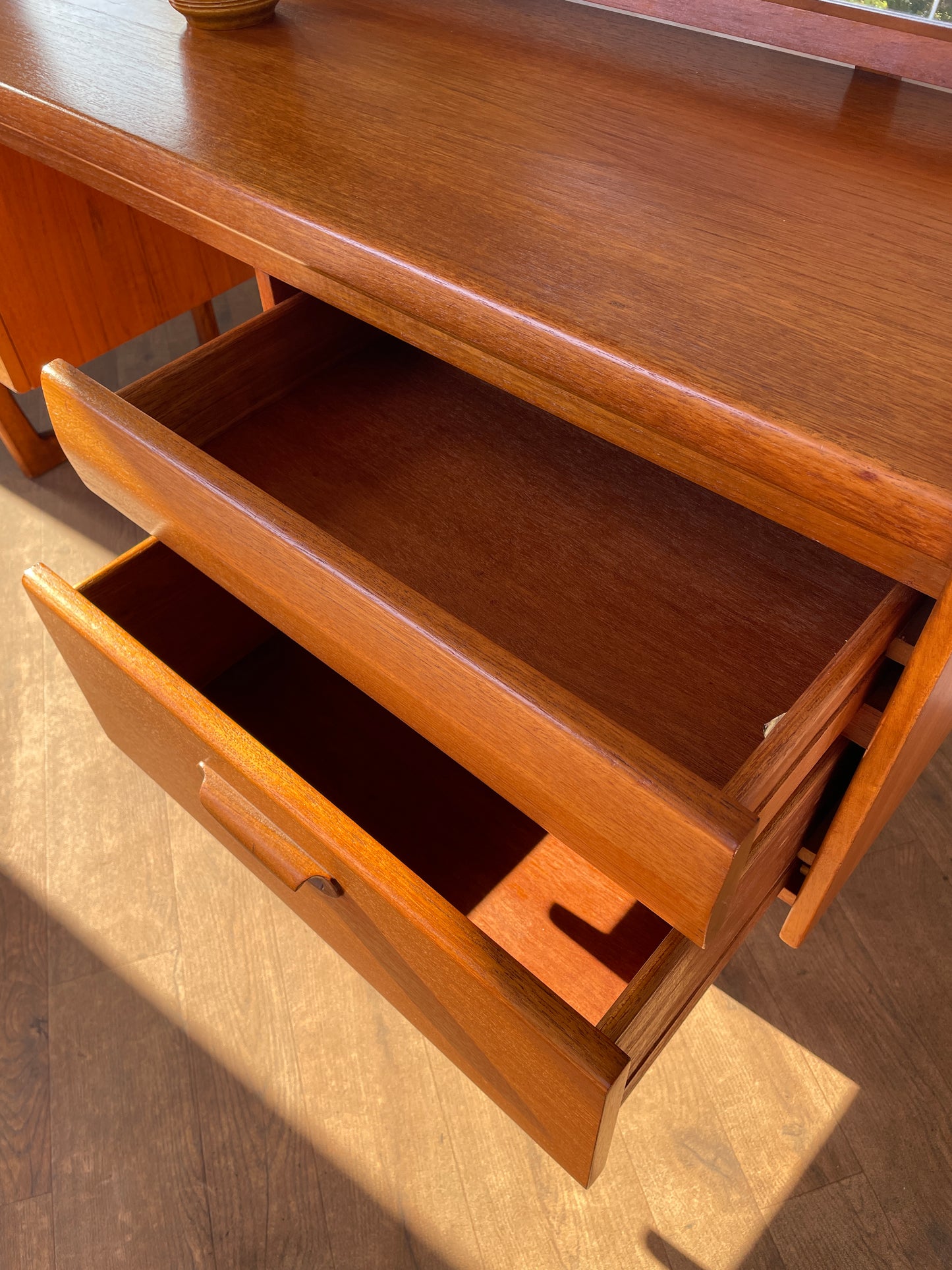 Vintage Mid-Century William Lawrence Teak Dressing Table with Mirror – 156cm Wide