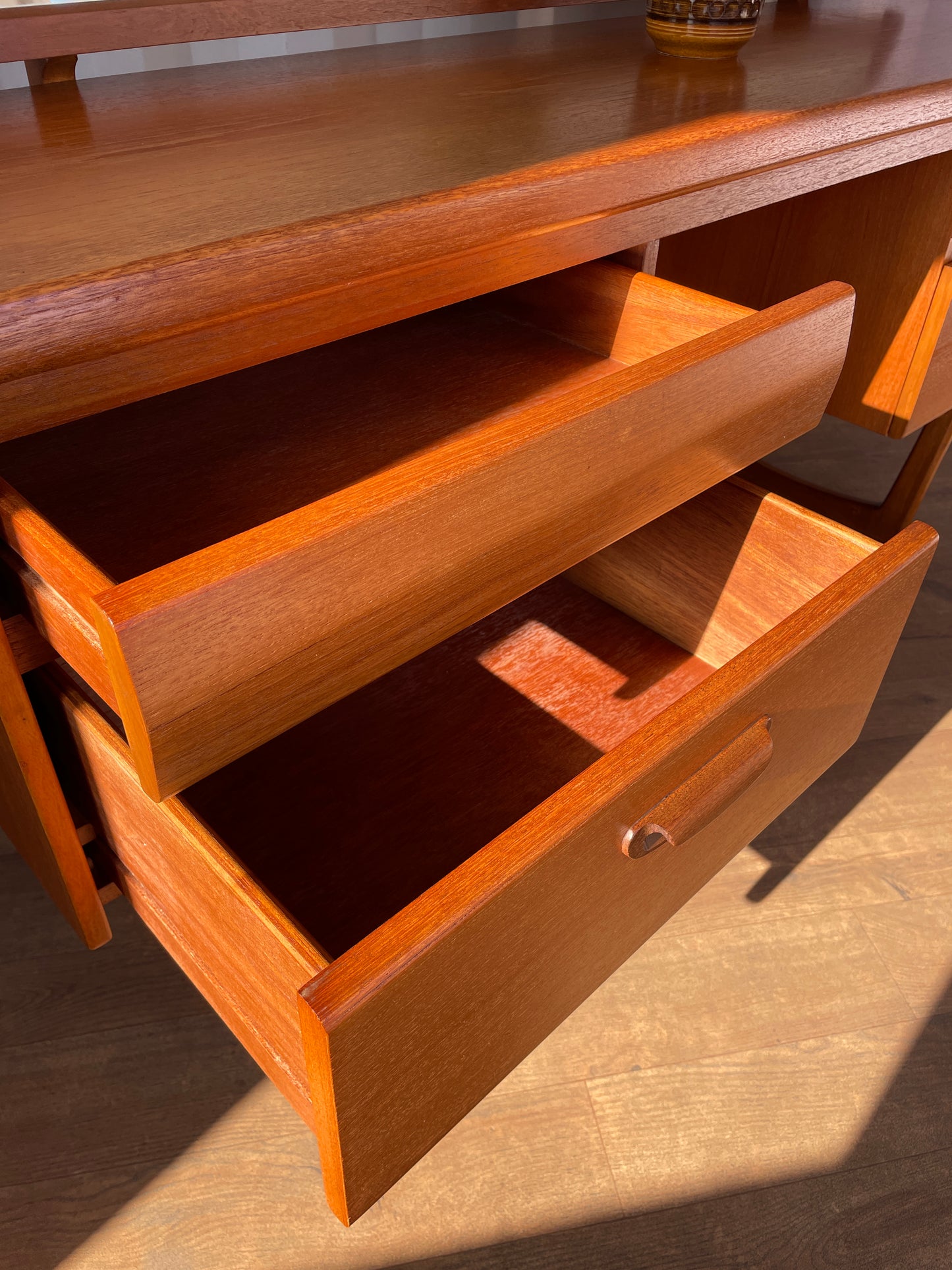 Vintage Mid-Century William Lawrence Teak Dressing Table with Mirror – 156cm Wide