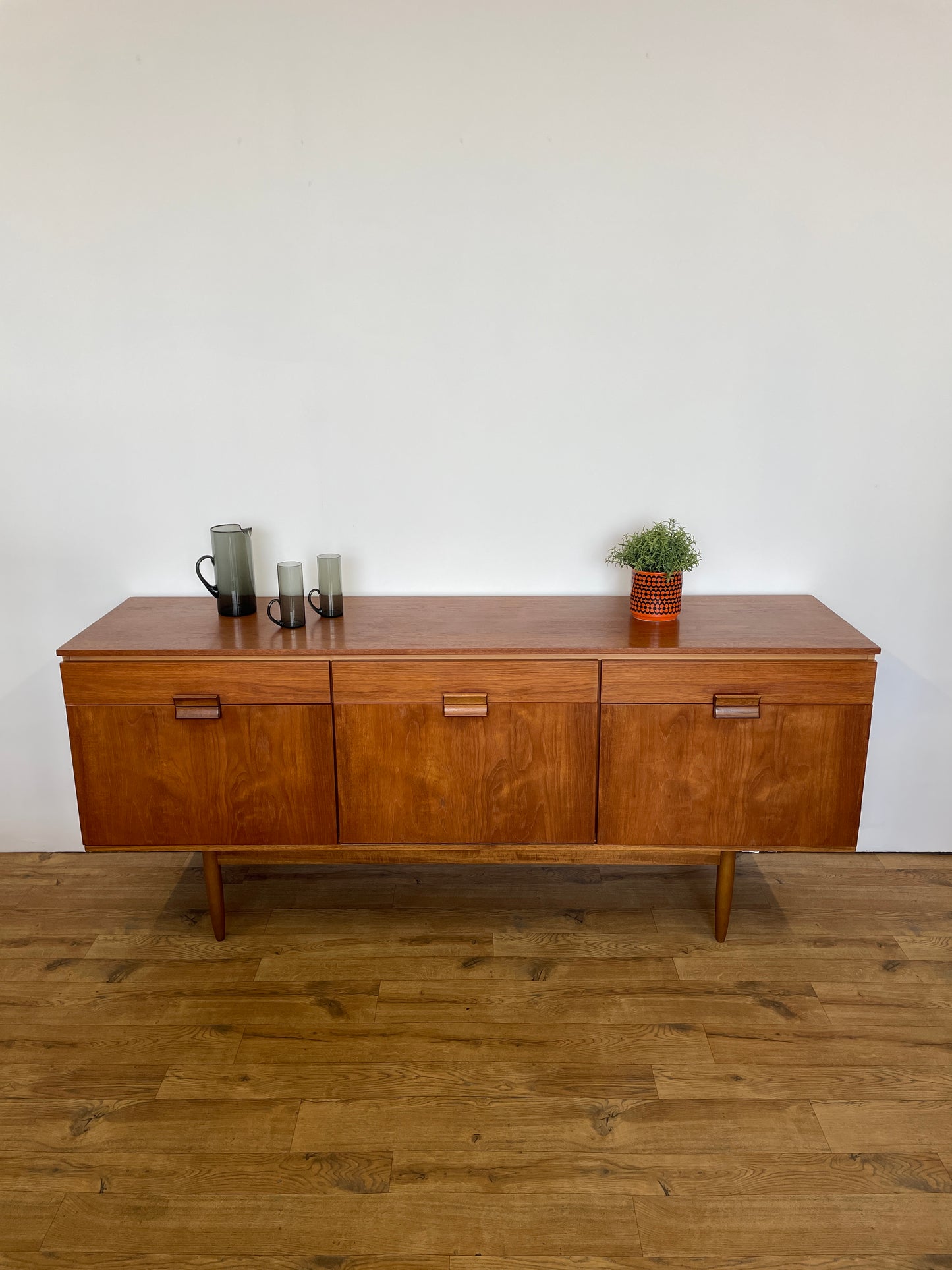 Large Mid-Century Sideboard / Dresser / Cabinet / TV Stand