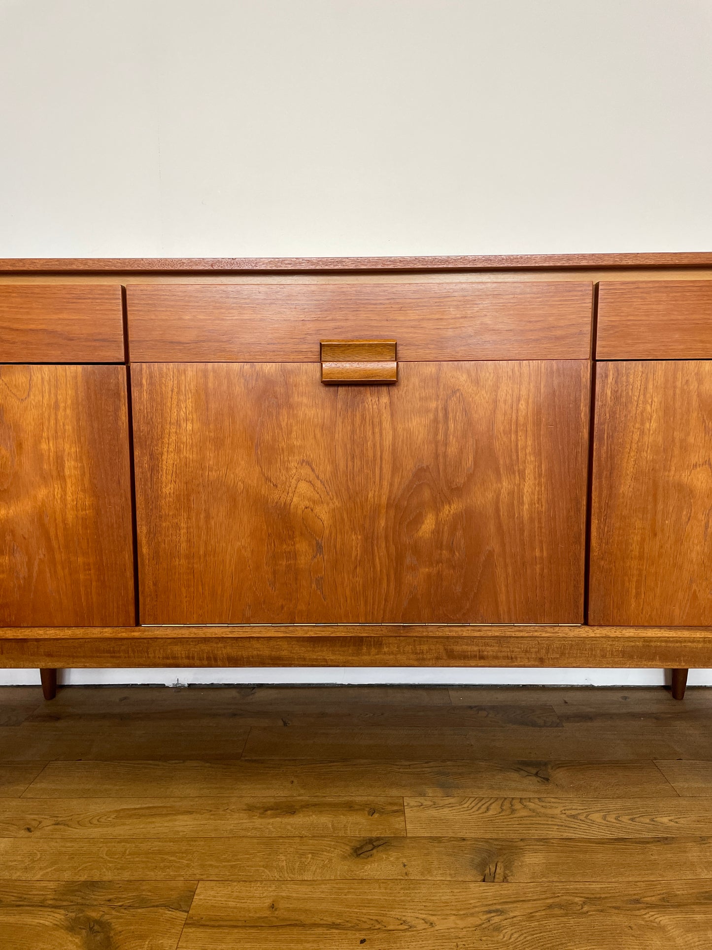 Large Mid-Century Sideboard / Dresser / Cabinet / TV Stand