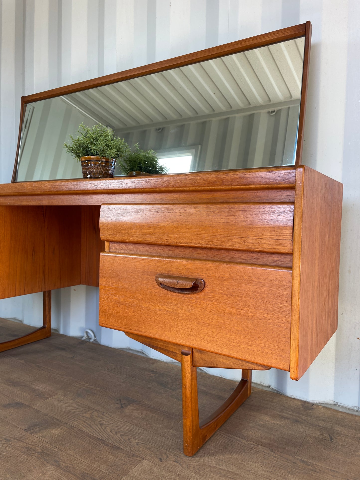 Vintage Mid-Century William Lawrence Teak Dressing Table with Mirror – 156cm Wide