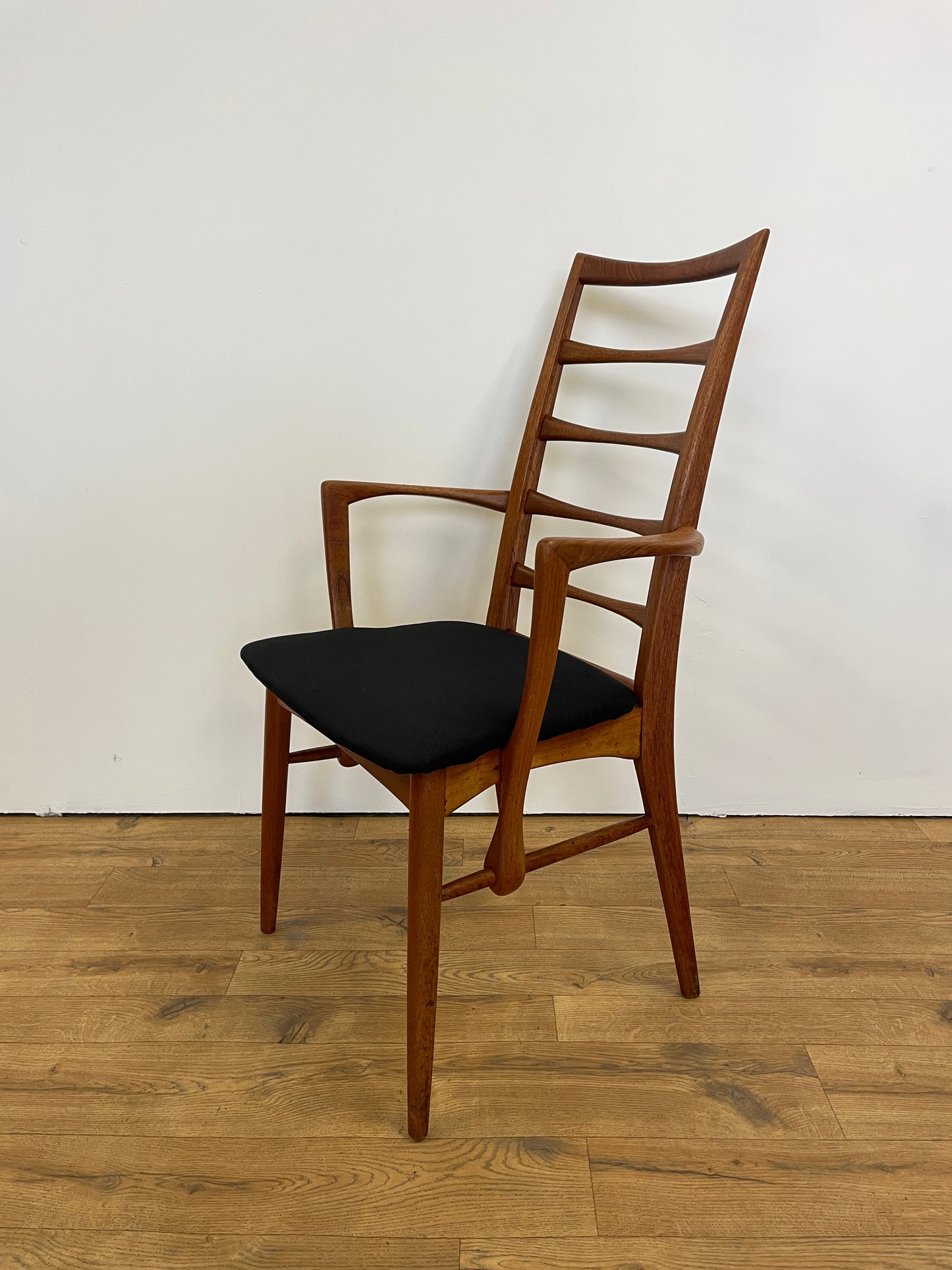 Set of 6 Rare Danish Dining Chairs by Niels Koefoed inc 2 Carvers