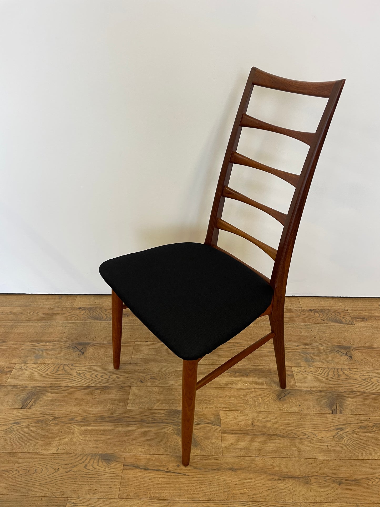 Set of 6 Rare Danish Dining Chairs by Niels Koefoed inc 2 Carvers
