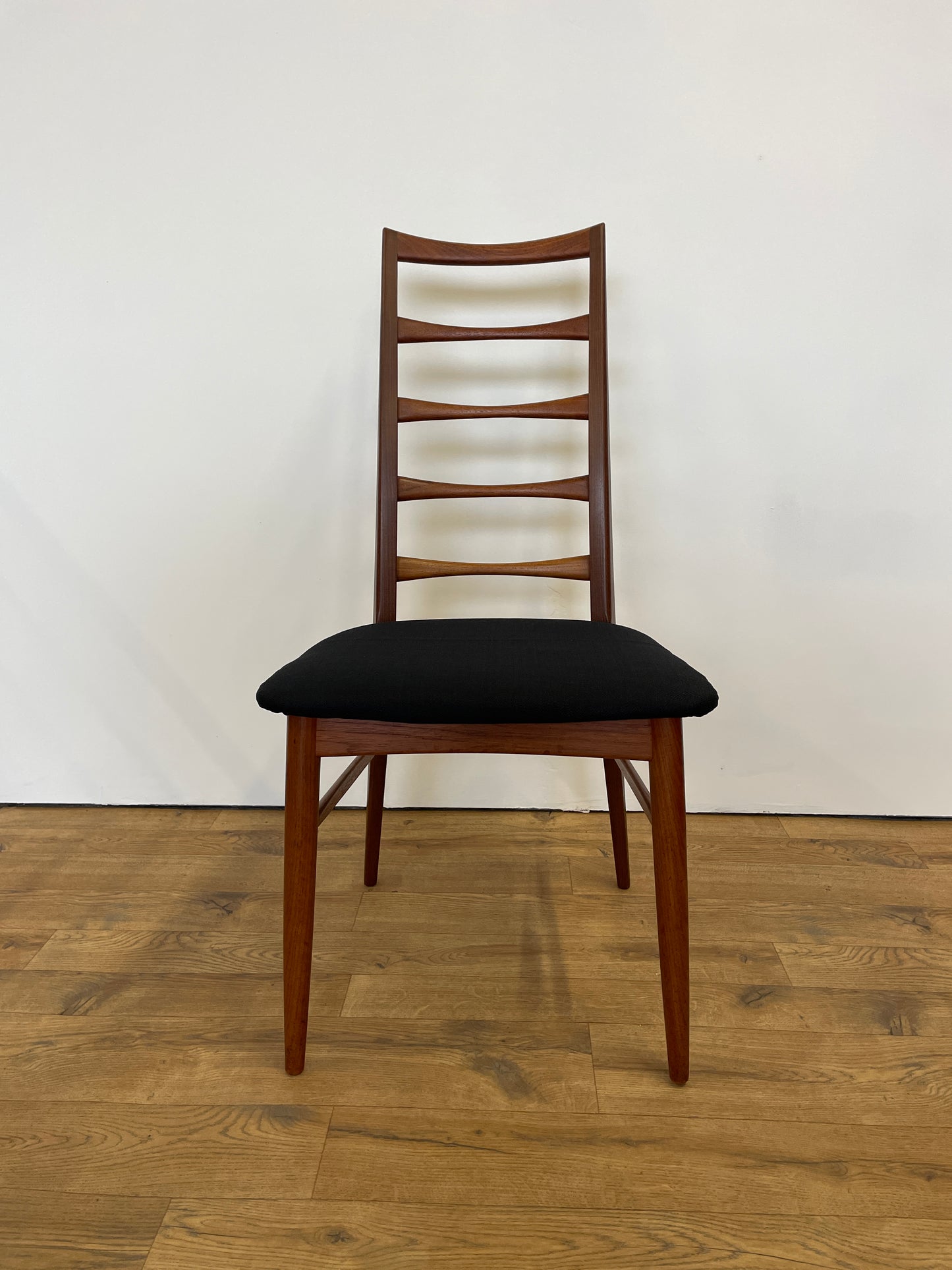 Set of 6 Rare Danish Dining Chairs by Niels Koefoed inc 2 Carvers