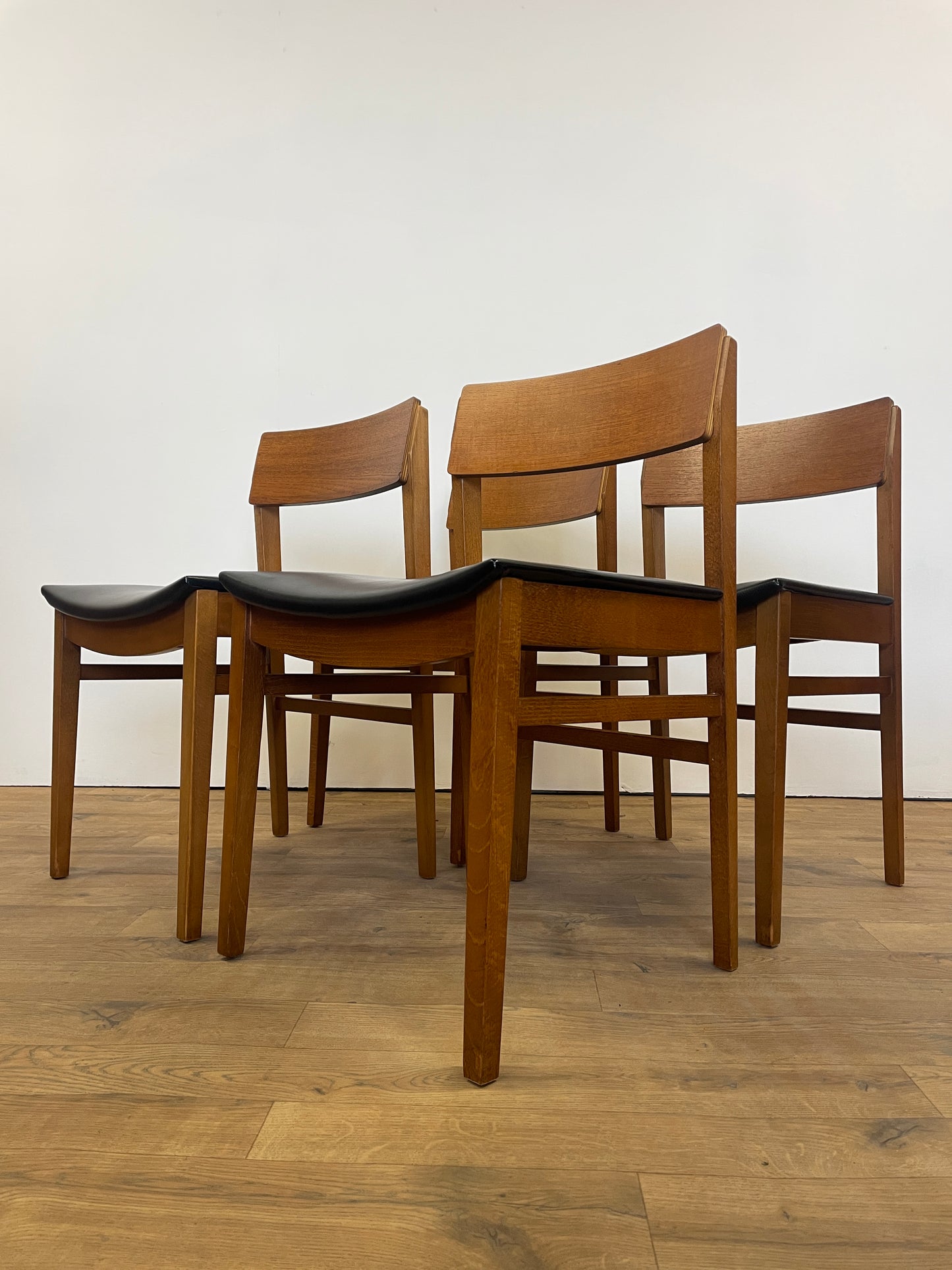 Dining Table & 4 Chairs by Beautility - Mid-Century - Extendable