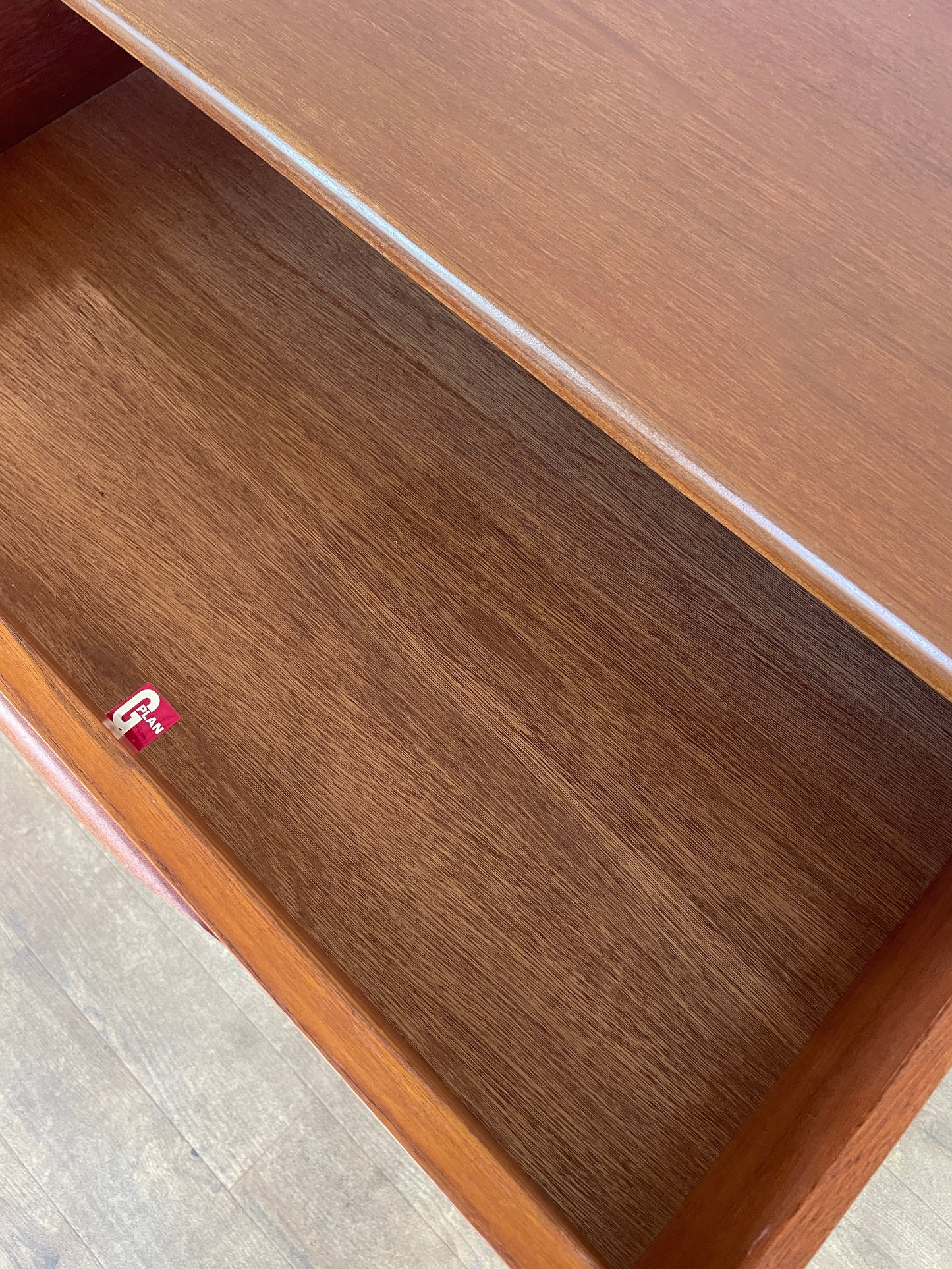 G Plan Fresco Vintage Teak Chest of Drawers – Mid Century 4 Drawer Cabinet – Sculpted Handles – 72cm