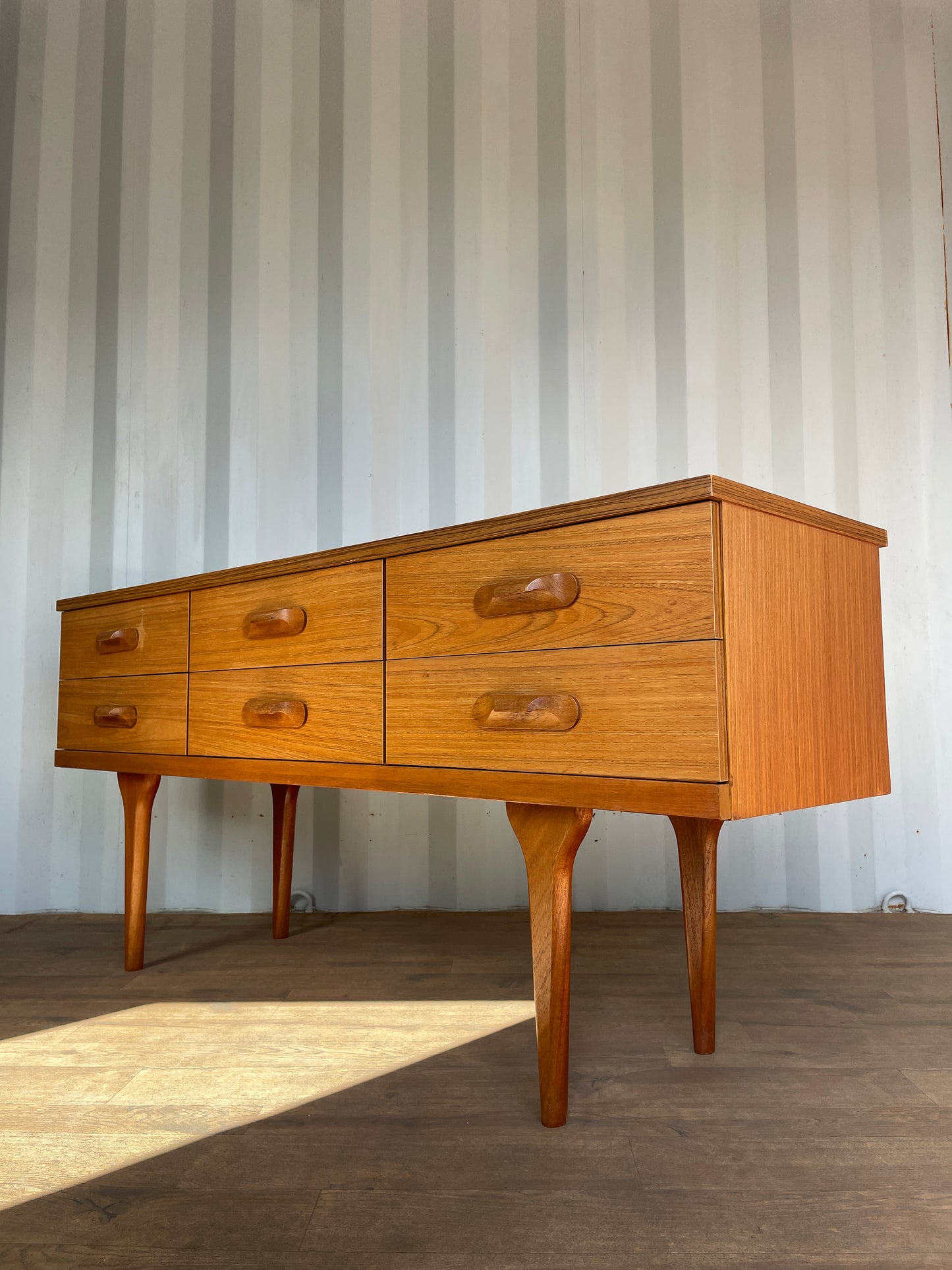 Mid-Century 6 Drawer Sideboard Austinsuite Vintage Teak Chest of Drawers – Sculpted Handles