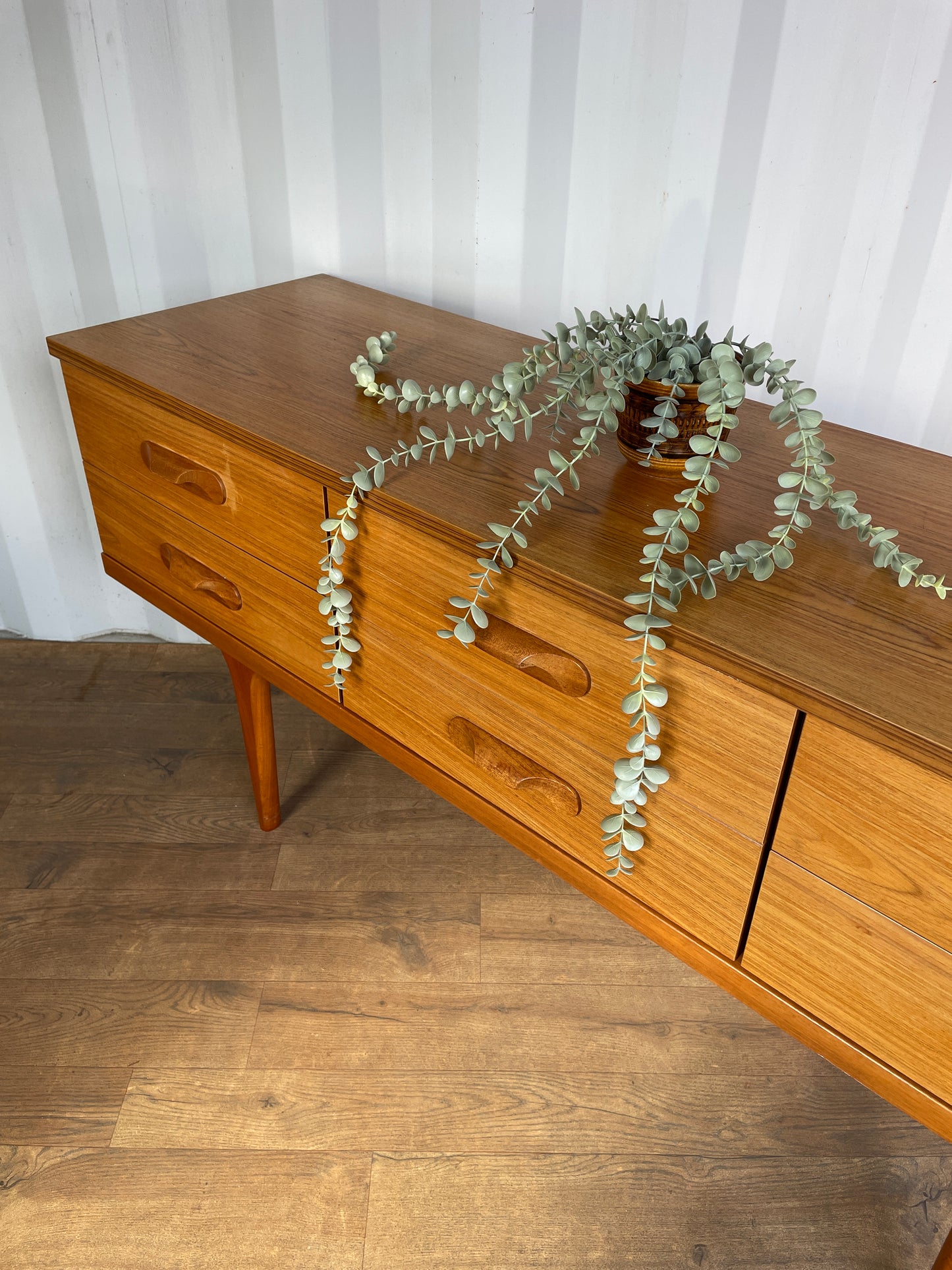 Mid-Century 6 Drawer Sideboard Austinsuite Vintage Teak Chest of Drawers – Sculpted Handles