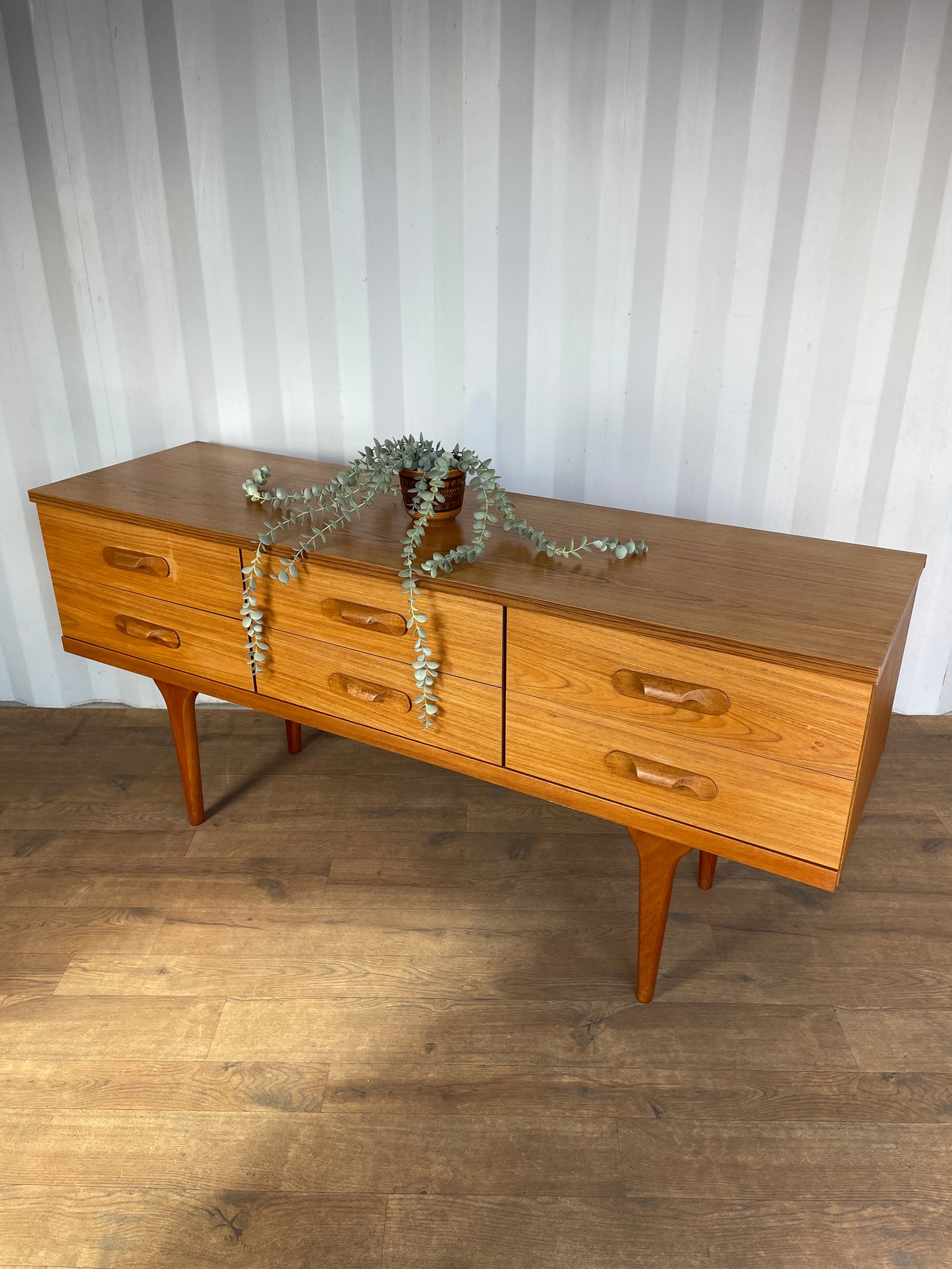 Mid-Century 6 Drawer Sideboard Austinsuite Vintage Teak Chest of Drawers – Sculpted Handles