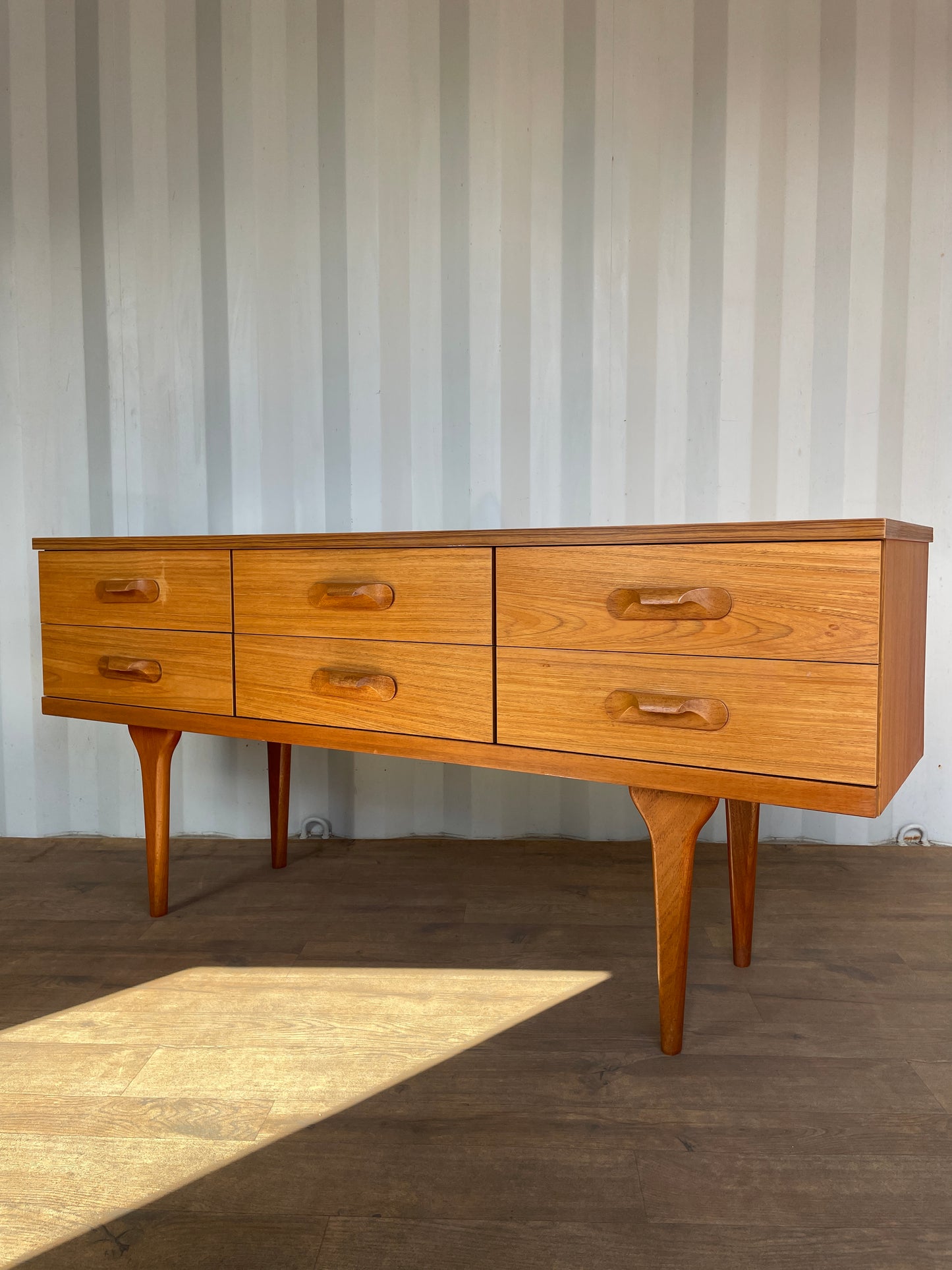 Mid-Century 6 Drawer Sideboard Austinsuite Vintage Teak Chest of Drawers – Sculpted Handles
