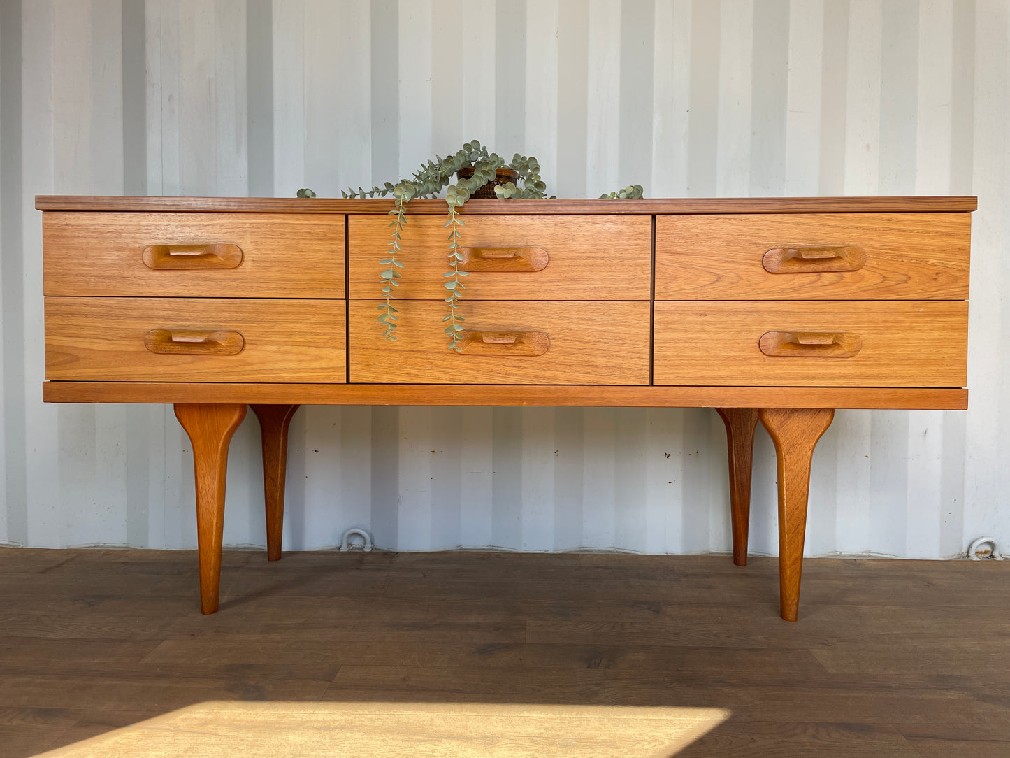 Mid-Century 6 Drawer Sideboard Austinsuite Vintage Teak Chest of Drawers – Sculpted Handles