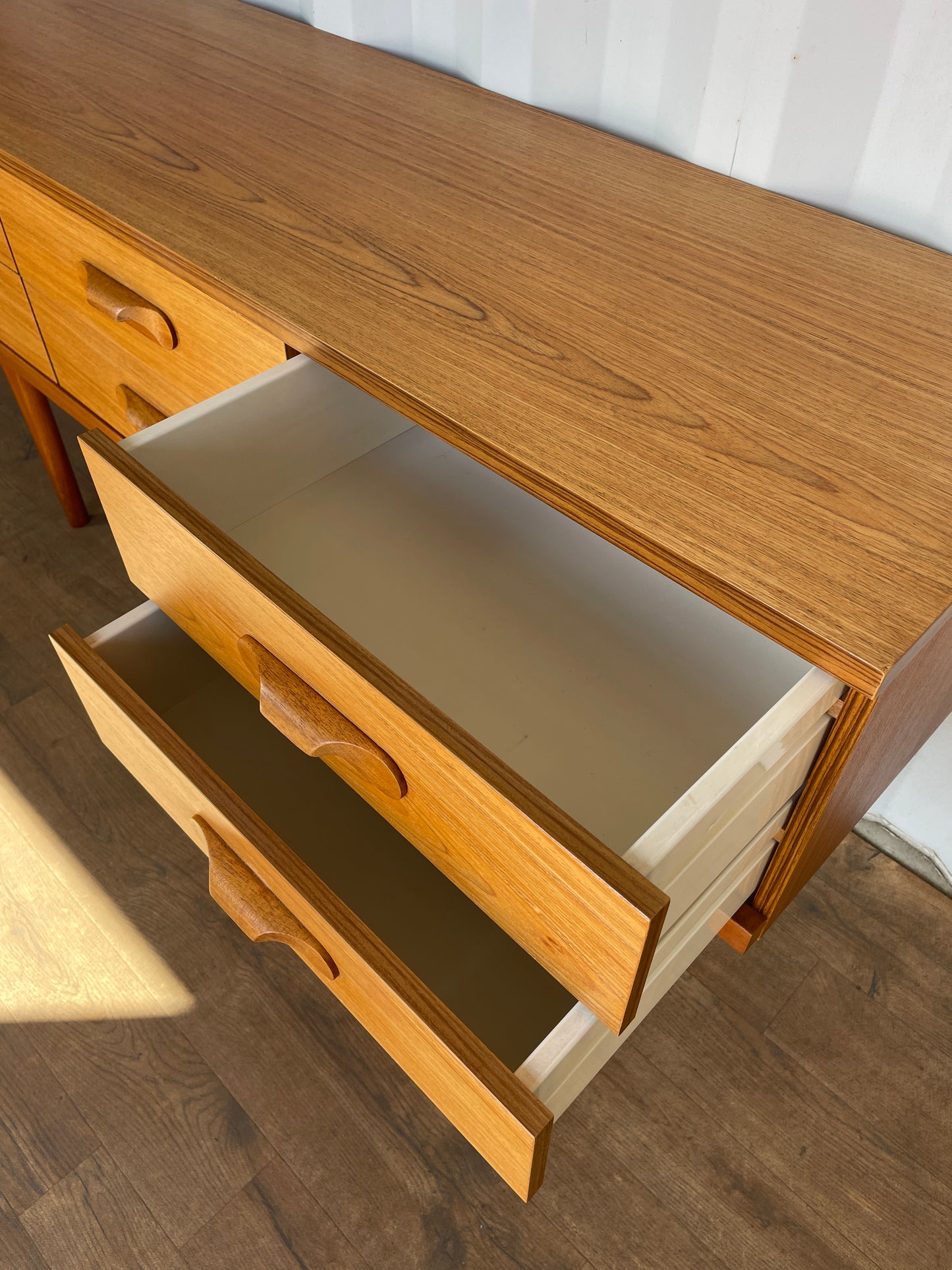 Mid-Century 6 Drawer Sideboard Austinsuite Vintage Teak Chest of Drawers – Sculpted Handles