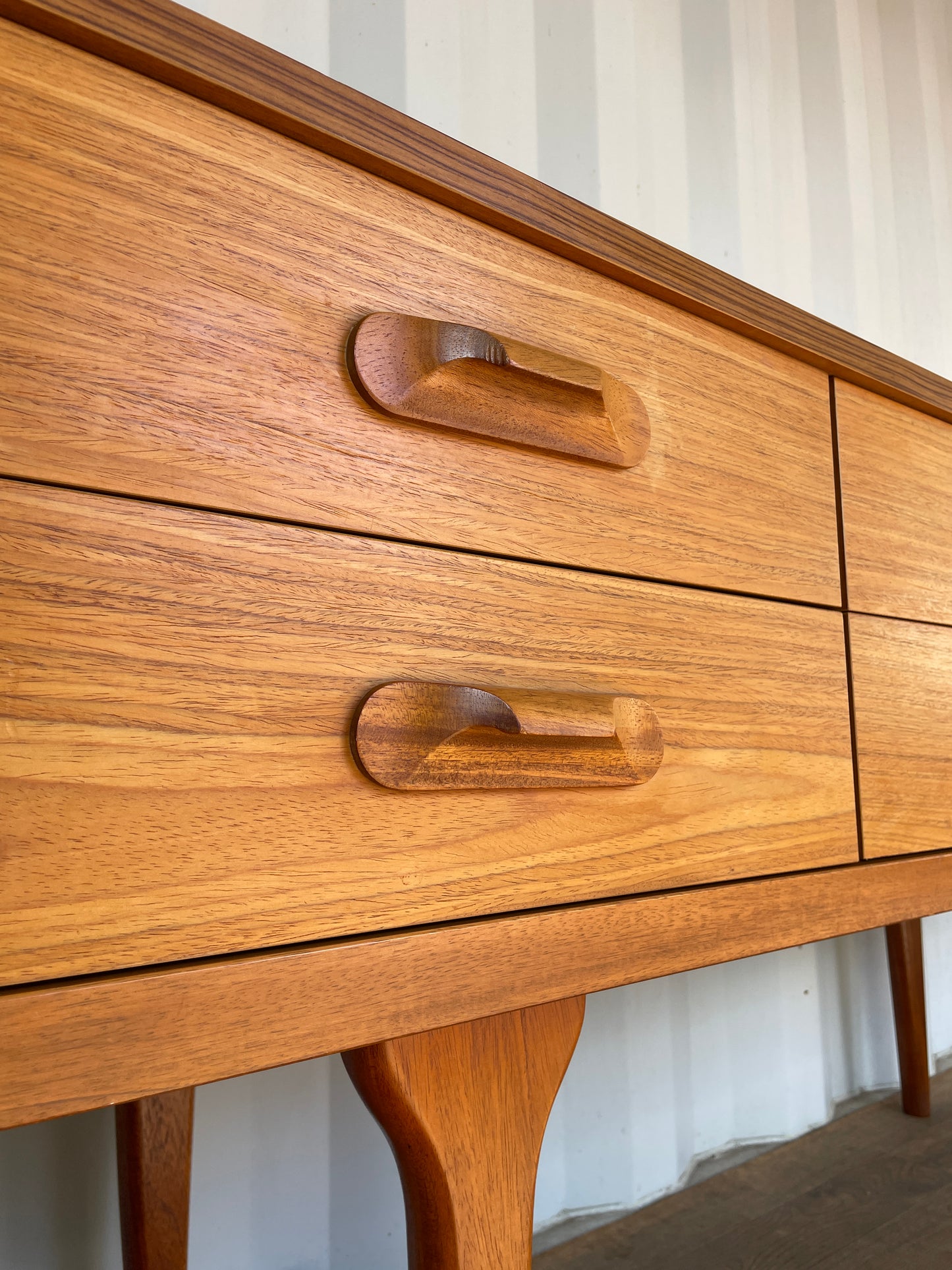 Mid-Century 6 Drawer Sideboard Austinsuite Vintage Teak Chest of Drawers – Sculpted Handles